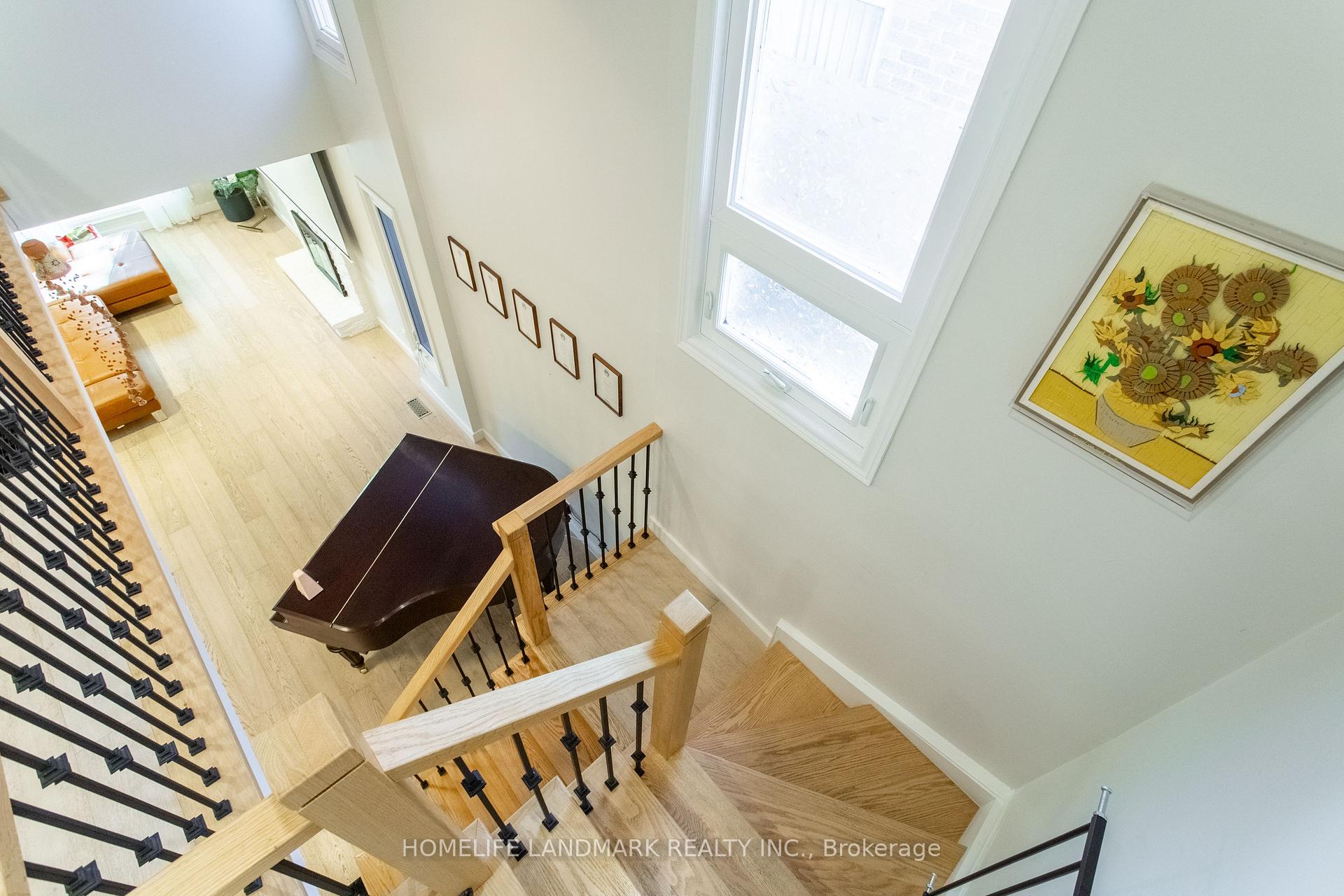 Photo 8 of 15 Foxglove Court, Markham, Unionville — HOMEH