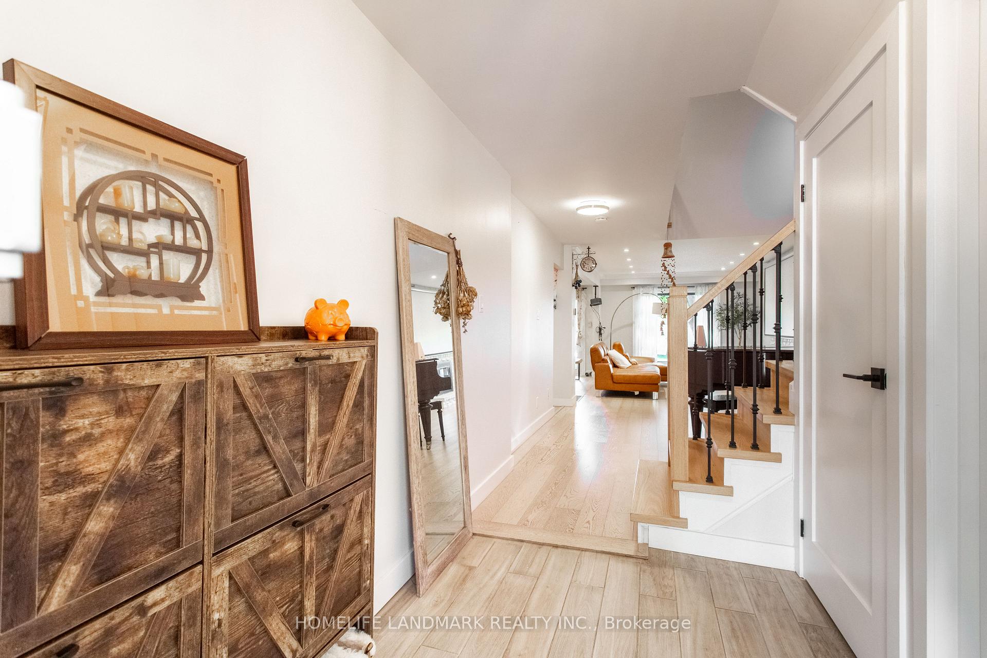 Photo 12 of 15 Foxglove Court, Markham, Unionville — HOMEH