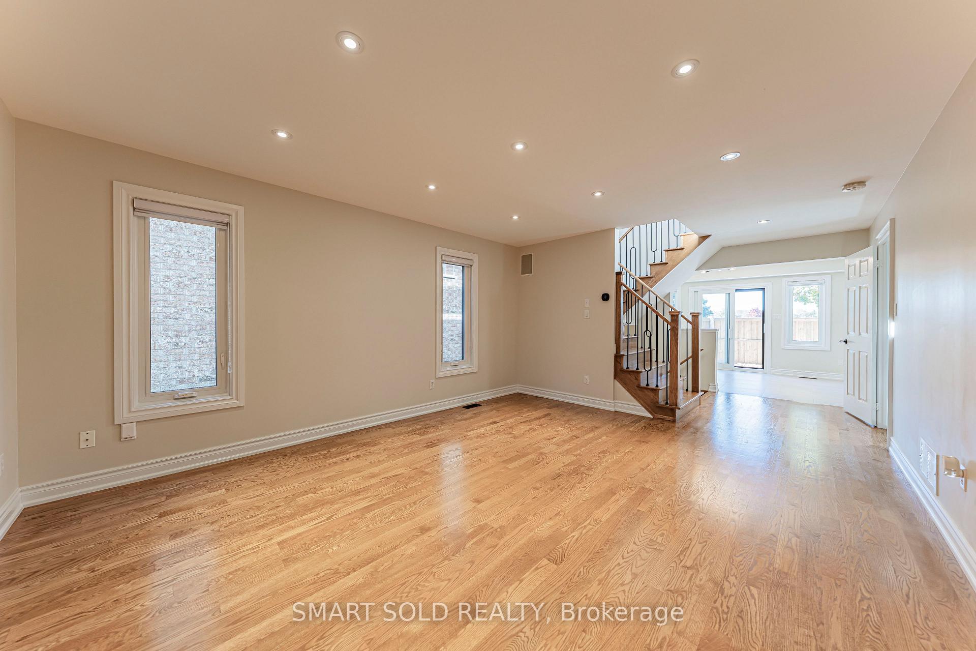 Photo 4 of 106 Bologna Road, Vaughan, Vellore Village — HOMEH