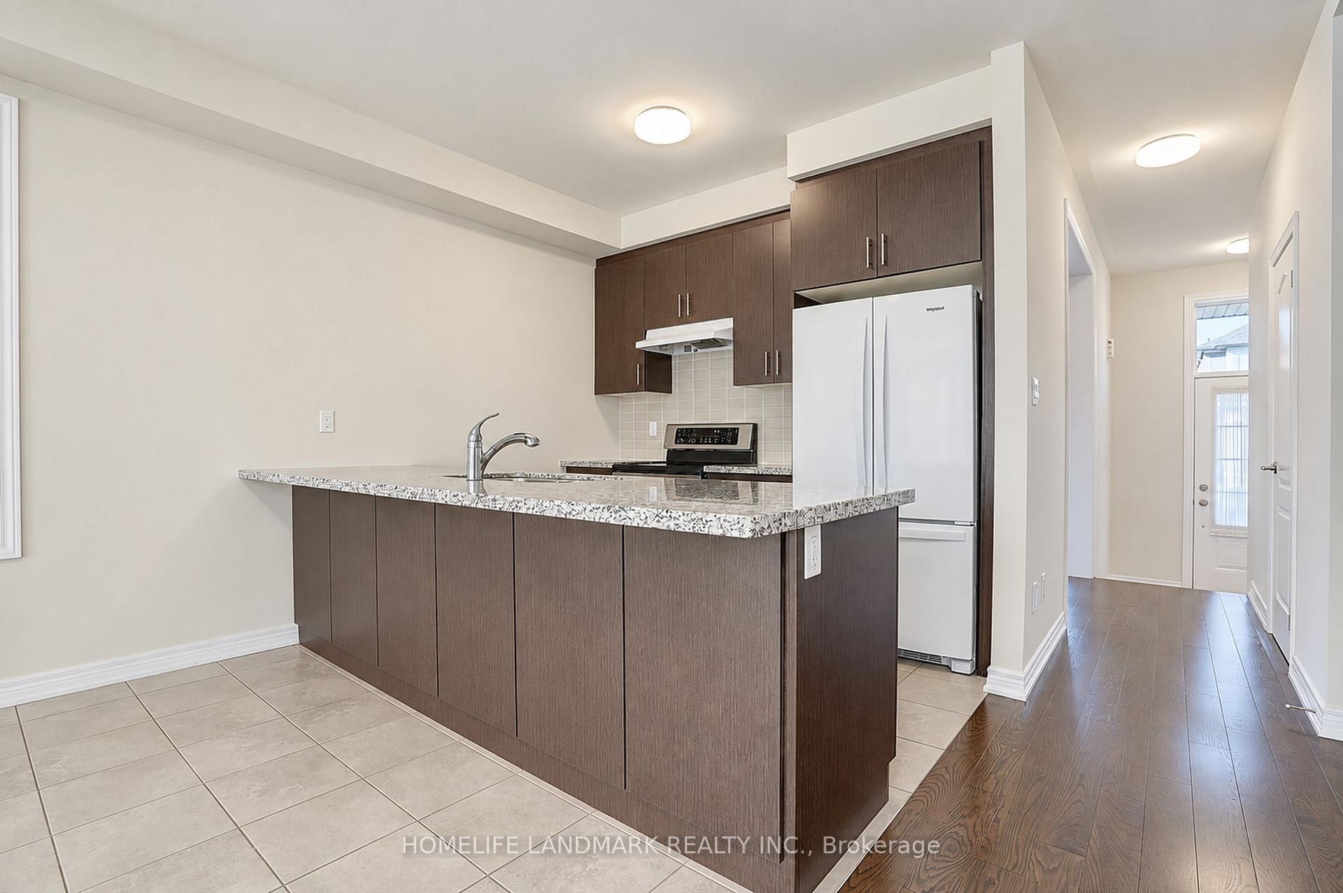 Photo 8 of 27 Applegate Drive, East Gwillimbury, Sharon — HOMEH