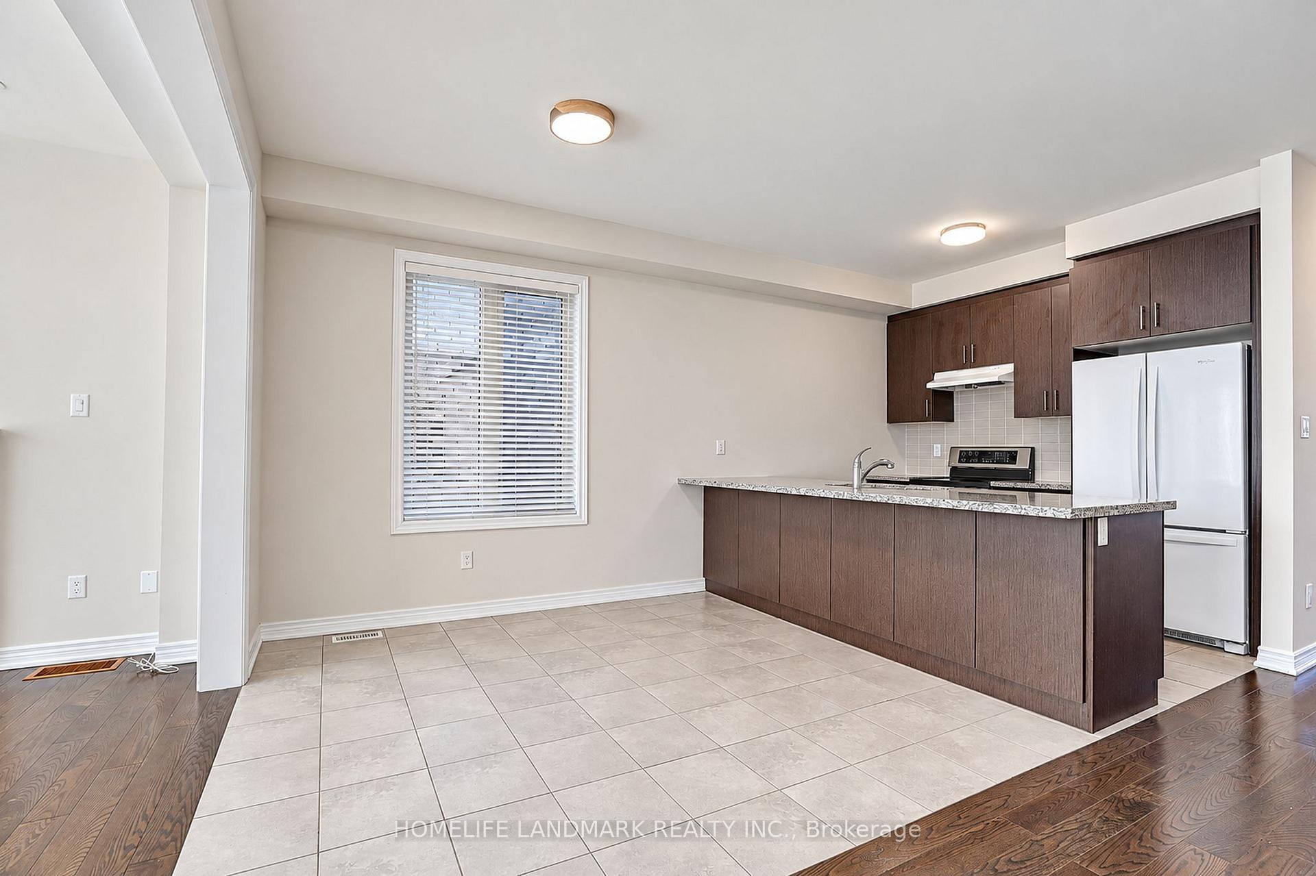Photo 10 of 27 Applegate Drive, East Gwillimbury, Sharon — HOMEH
