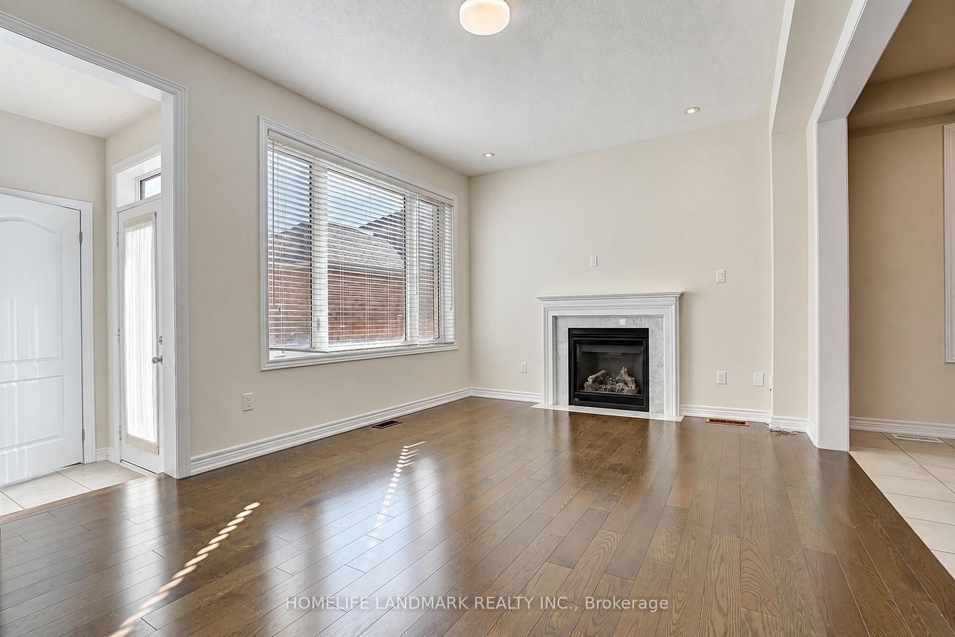 Photo 14 of 27 Applegate Drive, East Gwillimbury, Sharon — HOMEH