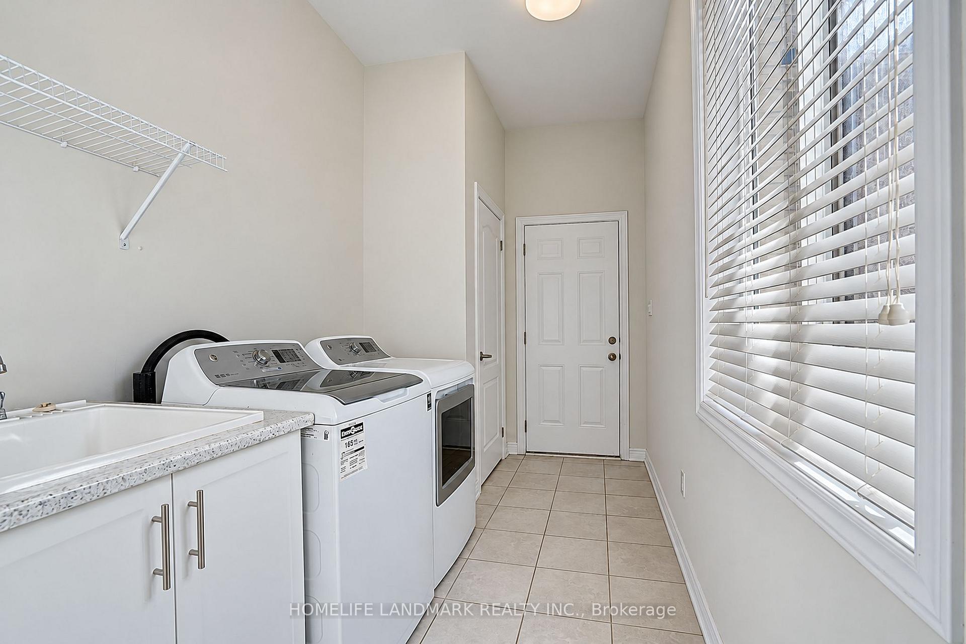 Photo 19 of 27 Applegate Drive, East Gwillimbury, Sharon — HOMEH