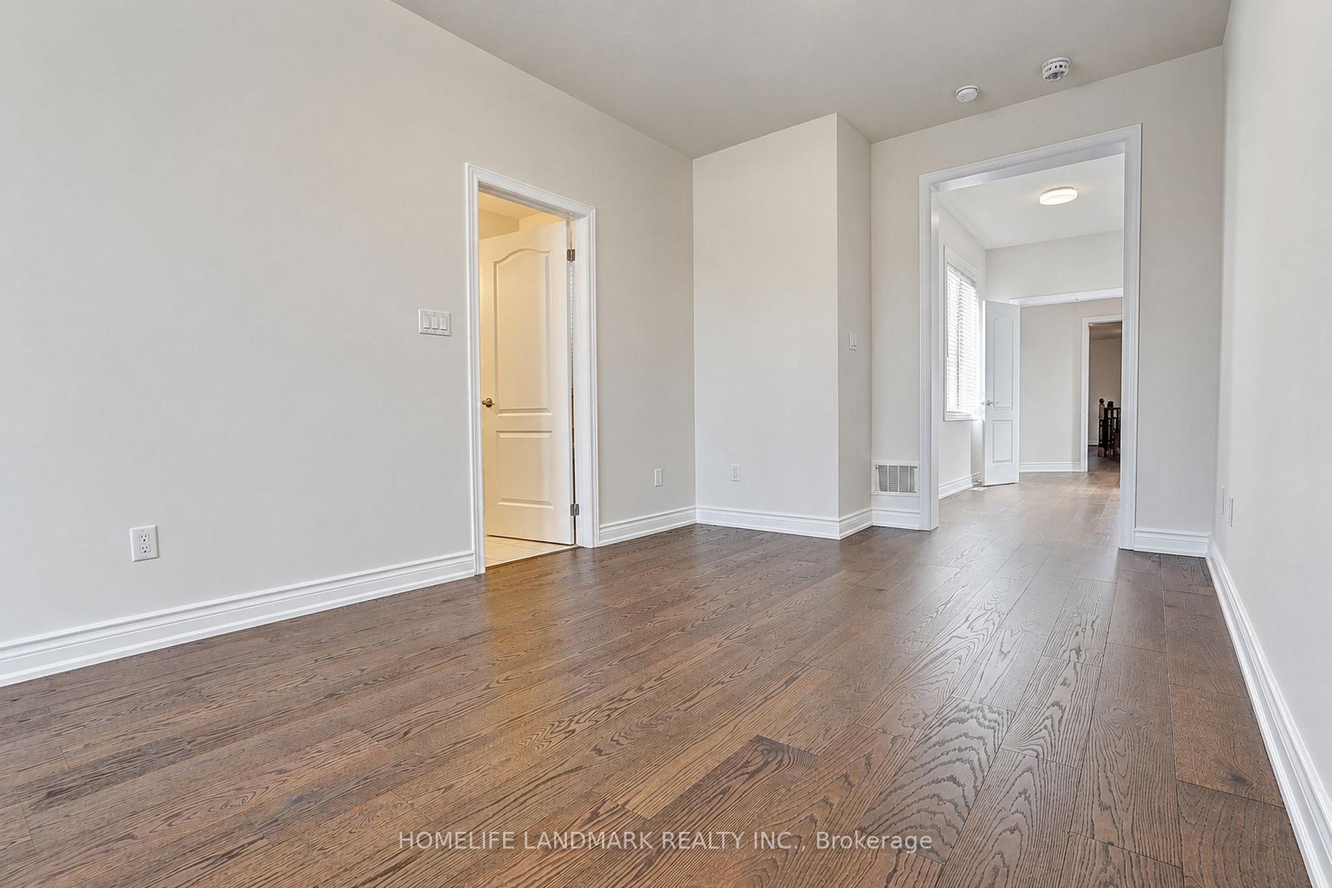Photo 28 of 27 Applegate Drive, East Gwillimbury, Sharon — HOMEH