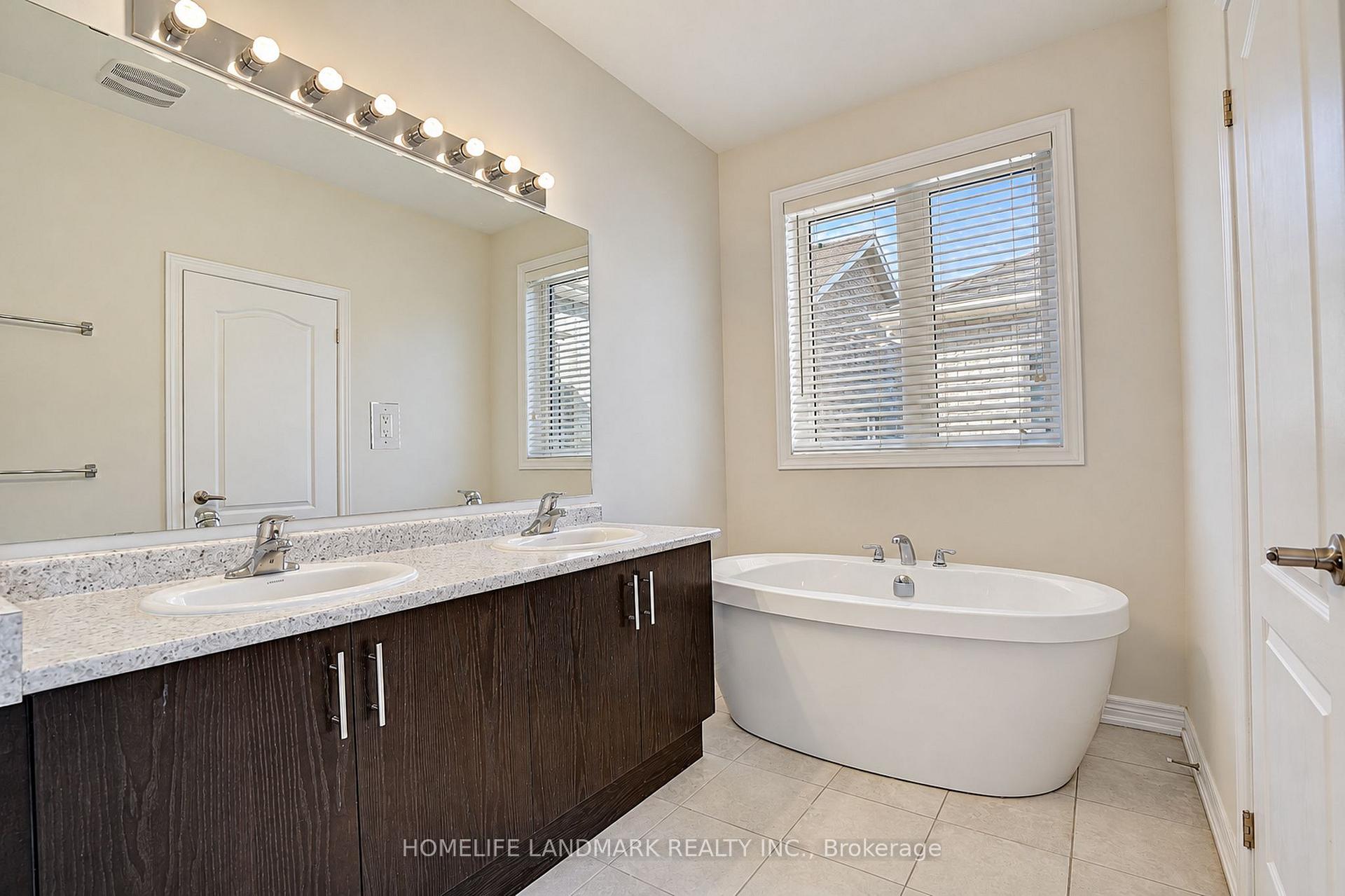 Photo 31 of 27 Applegate Drive, East Gwillimbury, Sharon — HOMEH