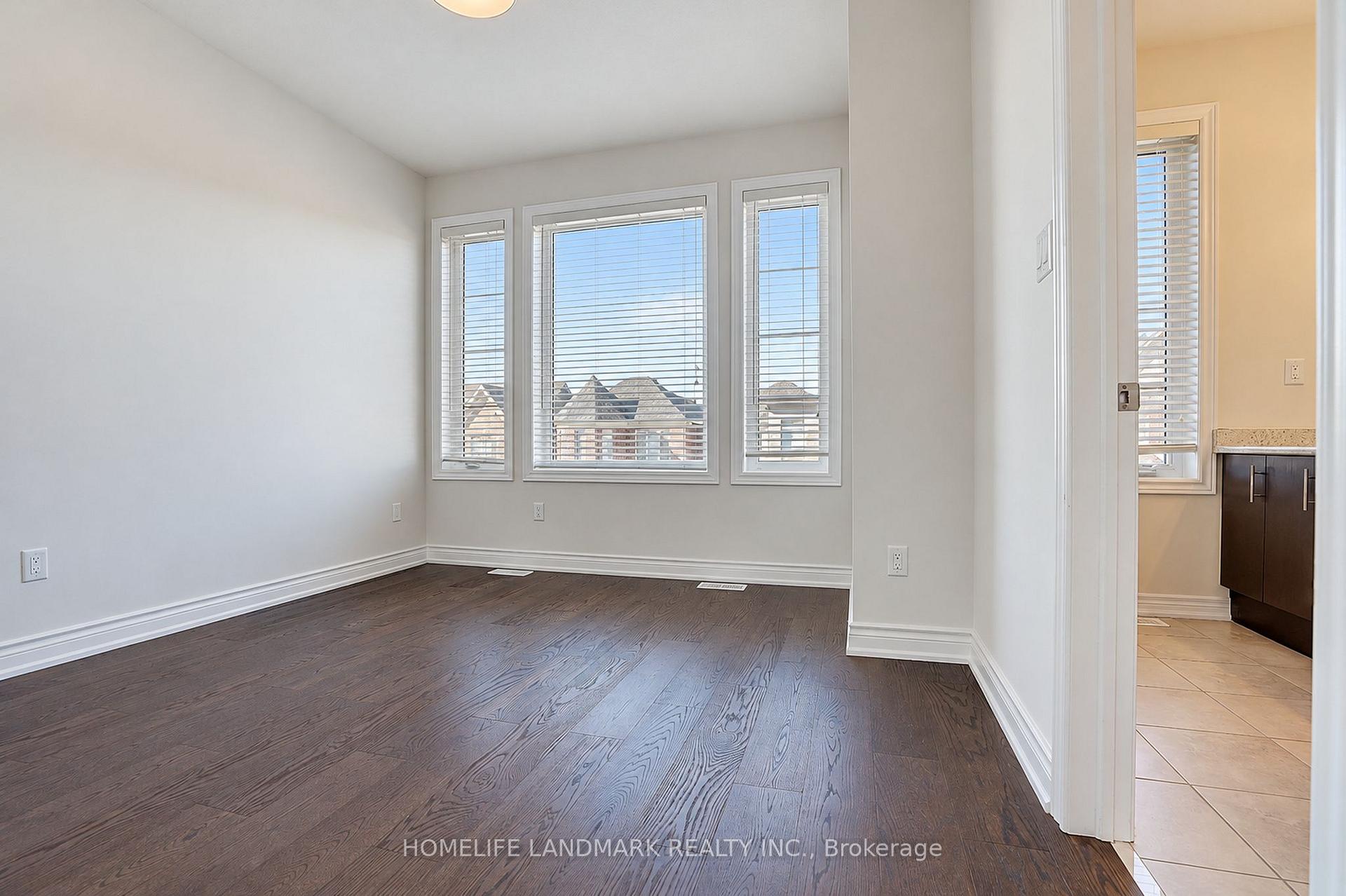 Photo 39 of 27 Applegate Drive, East Gwillimbury, Sharon — HOMEH