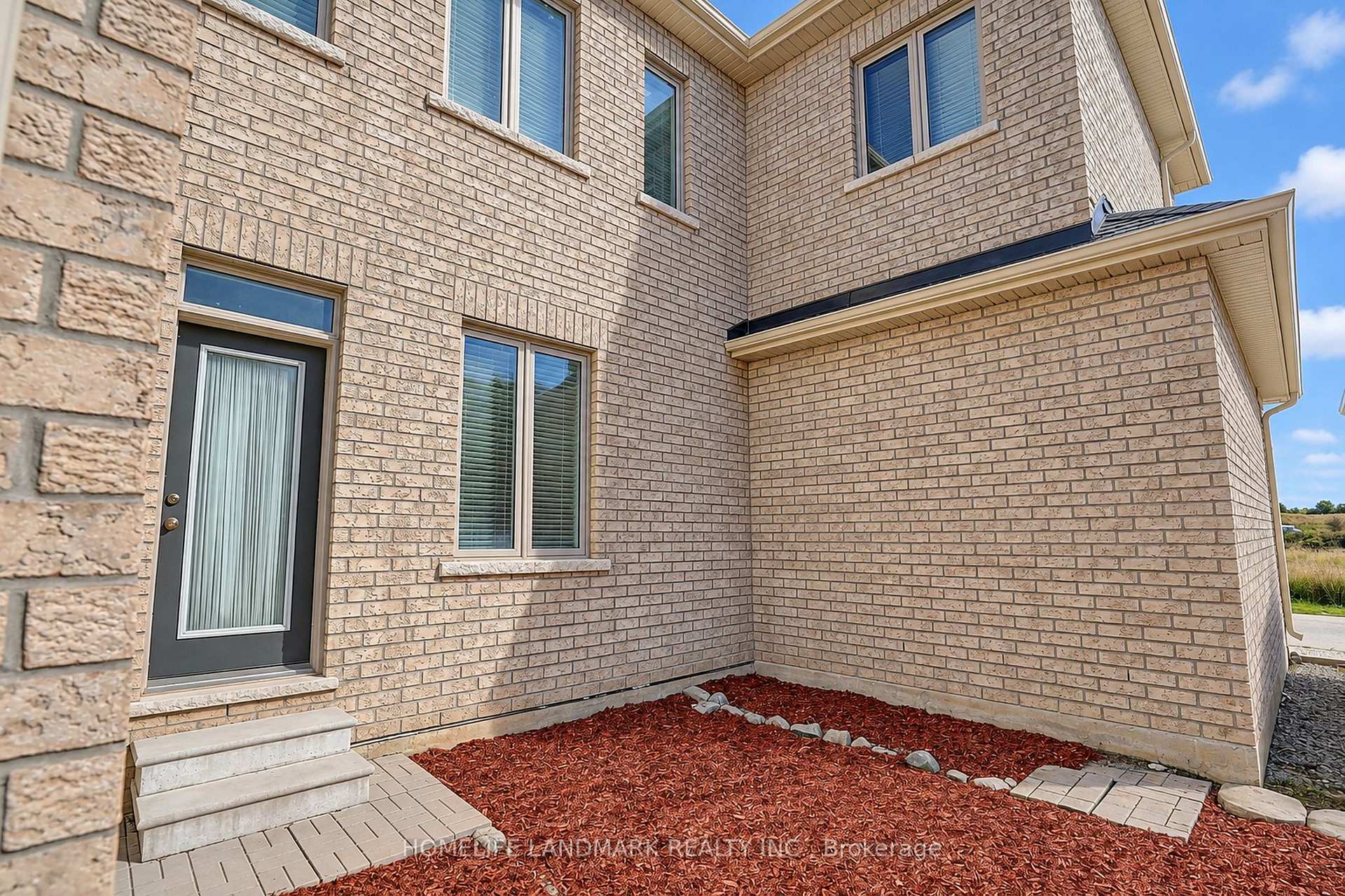 Photo 46 of 27 Applegate Drive, East Gwillimbury, Sharon — HOMEH