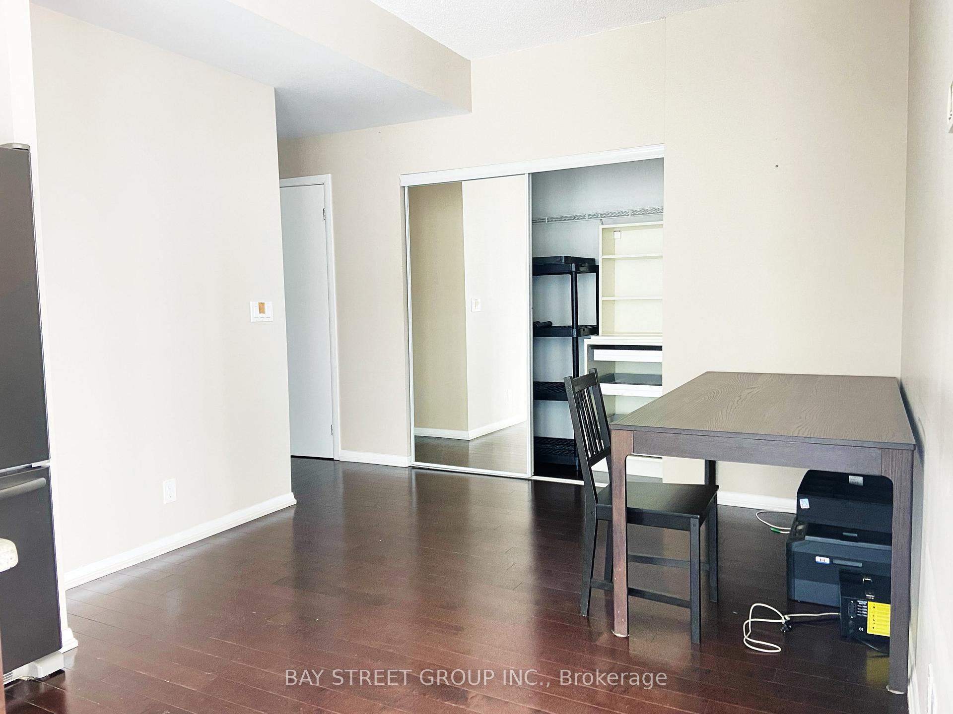 Photo 5 of Unit 1410, 832 Bay Street, Toronto, Bay Street Corridor — HOMEH