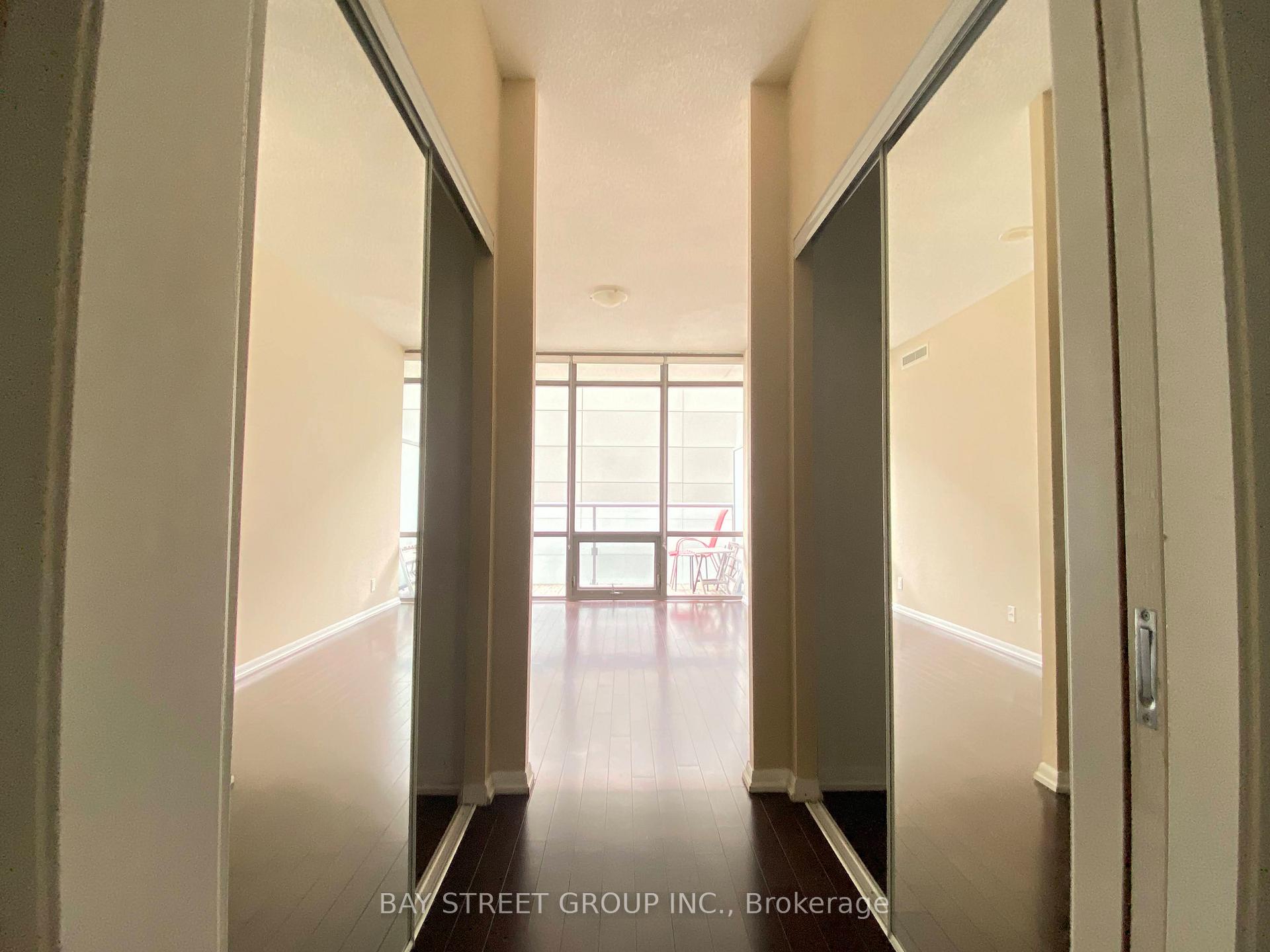 Photo 8 of Unit 1410, 832 Bay Street, Toronto, Bay Street Corridor — HOMEH
