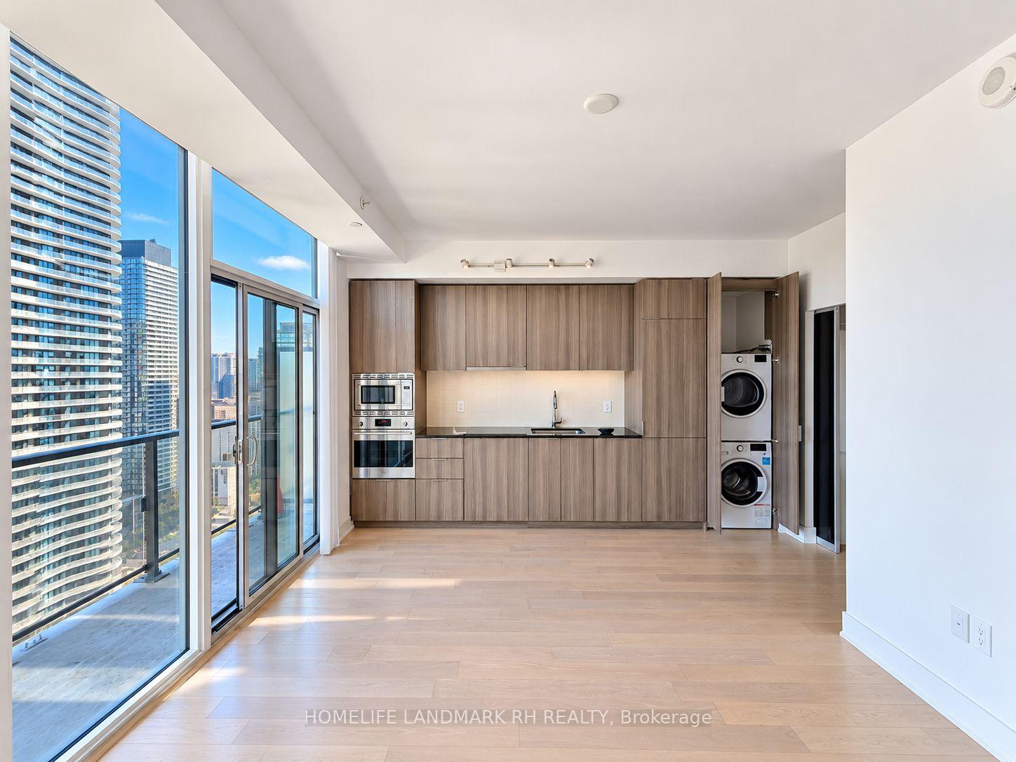 Photo 2 of 955 bay Street, Toronto, Bay Street Corridor — HOMEH