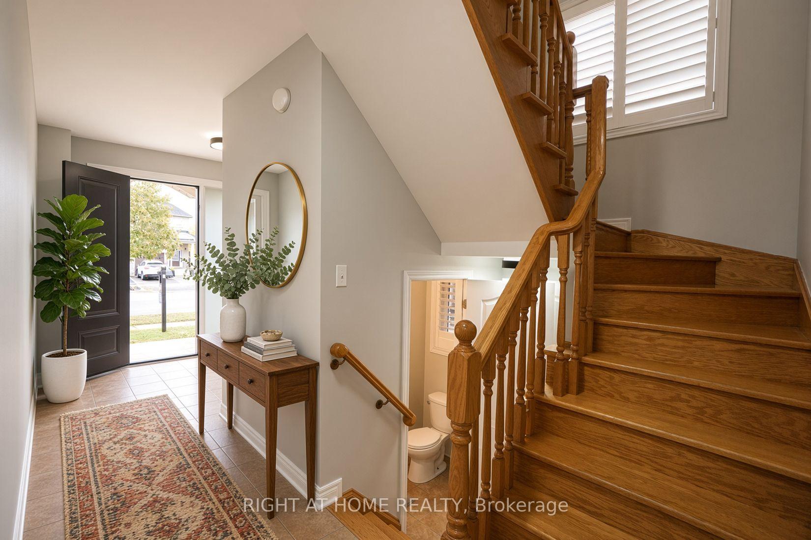 Photo 4 of 388 Vellore Park Avenue, Vaughan, Vellore Village — HOMEH