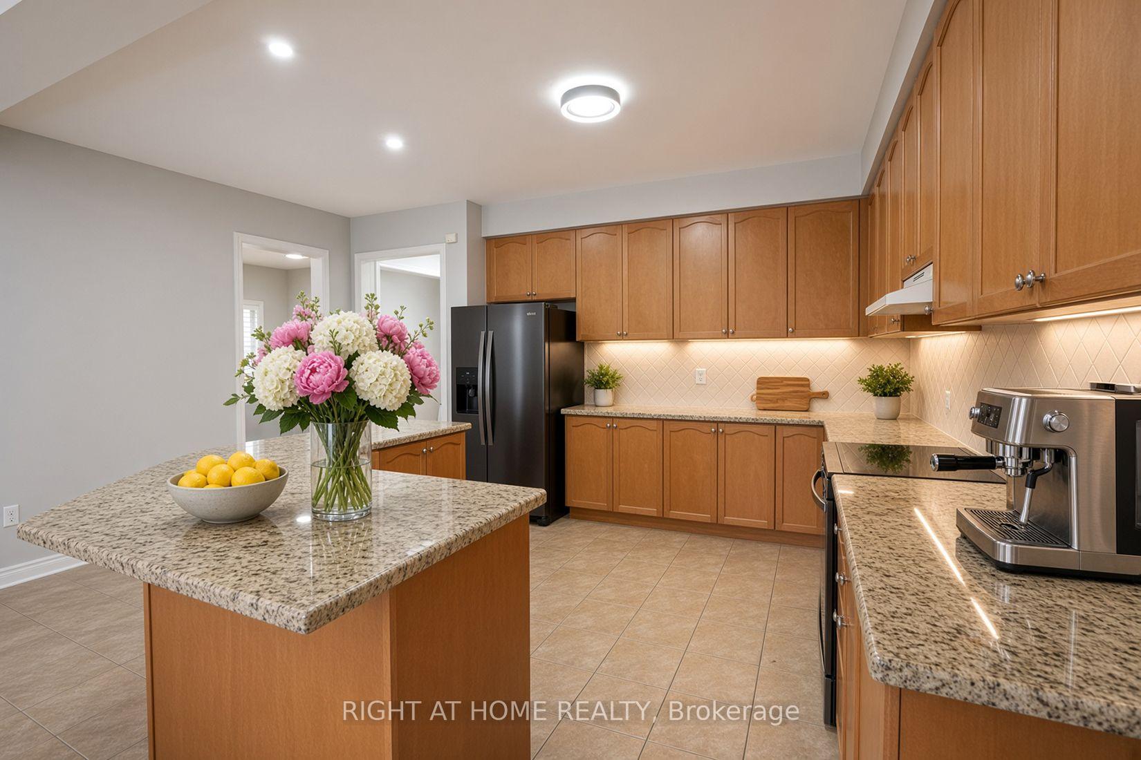 Photo 9 of 388 Vellore Park Avenue, Vaughan, Vellore Village — HOMEH