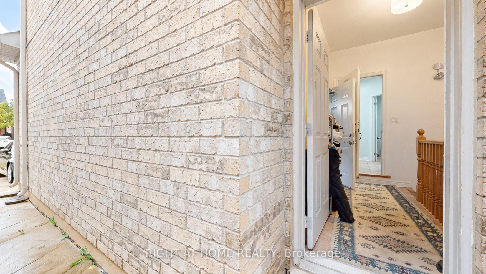 Photo 24 of 388 Vellore Park Avenue, Vaughan, Vellore Village — HOMEH