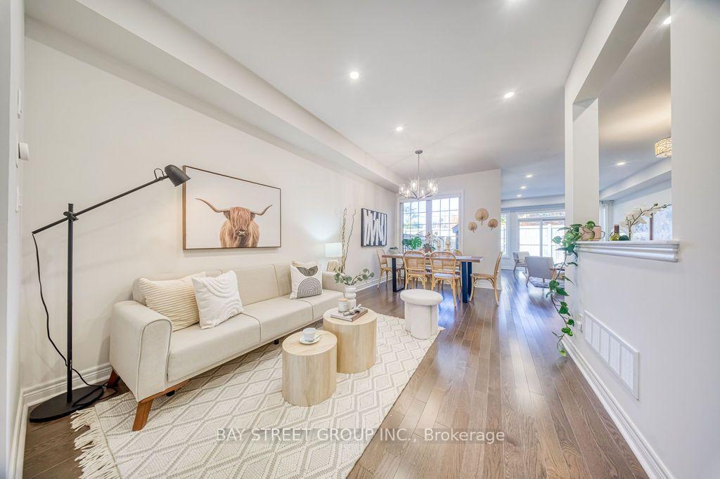 Photo 2 of 38 Port Arthur Crescent, Richmond Hill, Jefferson — HOMEH