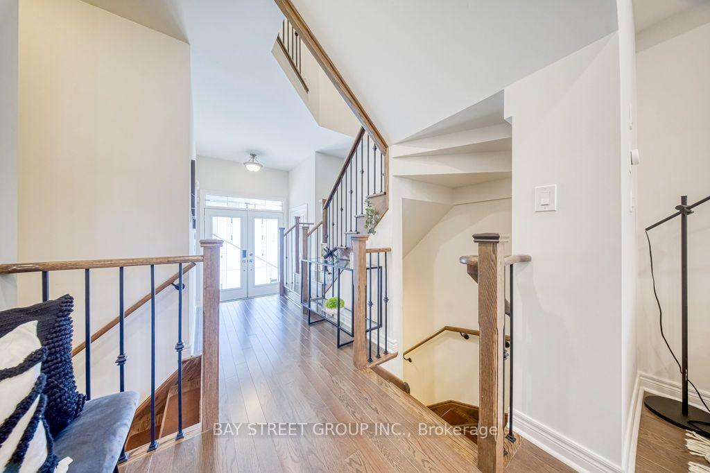 Photo 4 of 38 Port Arthur Crescent, Richmond Hill, Jefferson — HOMEH