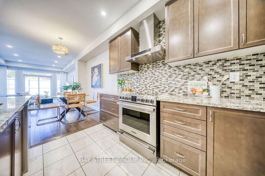 Photo 8 of 38 Port Arthur Crescent, Richmond Hill, Jefferson — HOMEH