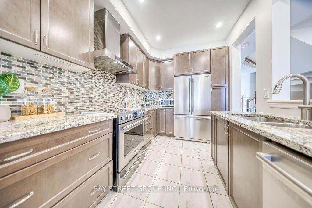 Photo 11 of 38 Port Arthur Crescent, Richmond Hill, Jefferson — HOMEH