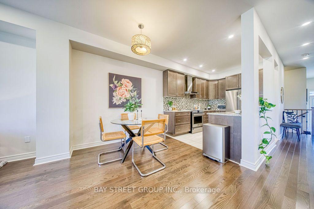 Photo 14 of 38 Port Arthur Crescent, Richmond Hill, Jefferson — HOMEH
