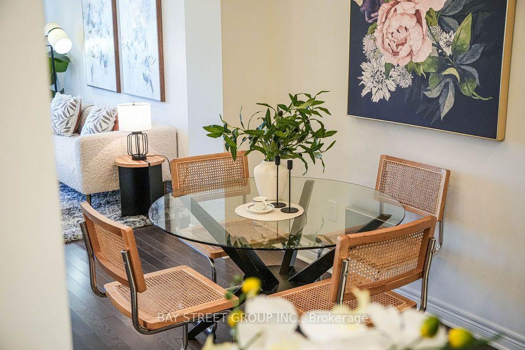 Photo 15 of 38 Port Arthur Crescent, Richmond Hill, Jefferson — HOMEH