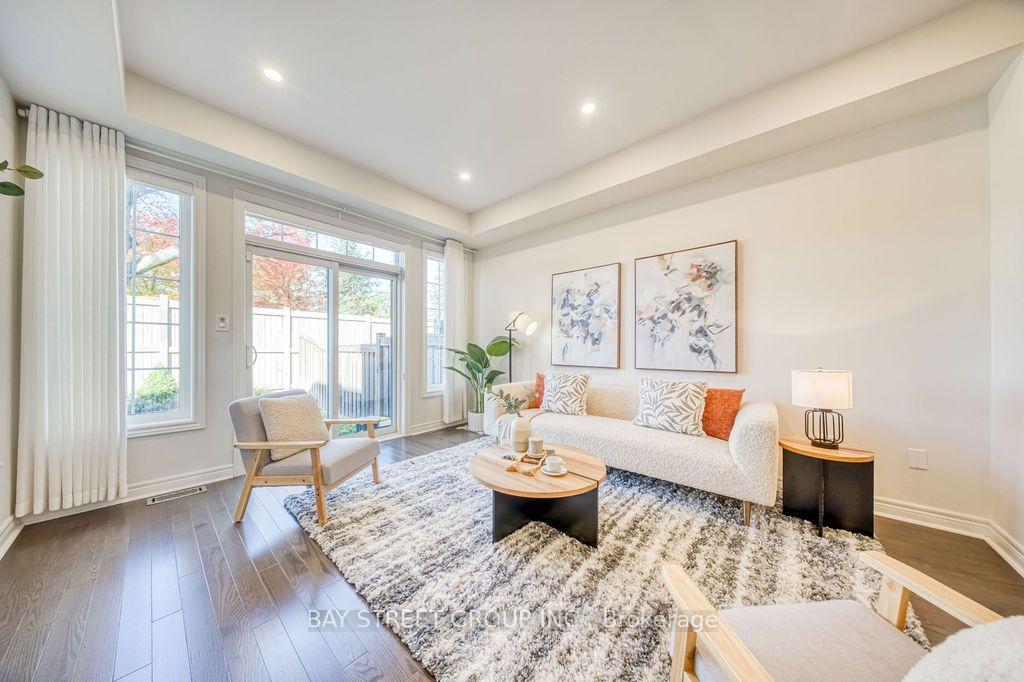 Photo 17 of 38 Port Arthur Crescent, Richmond Hill, Jefferson — HOMEH