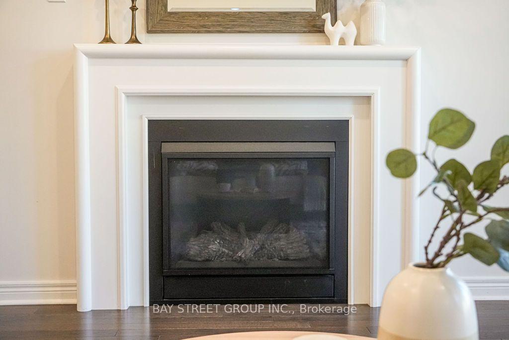 Photo 19 of 38 Port Arthur Crescent, Richmond Hill, Jefferson — HOMEH