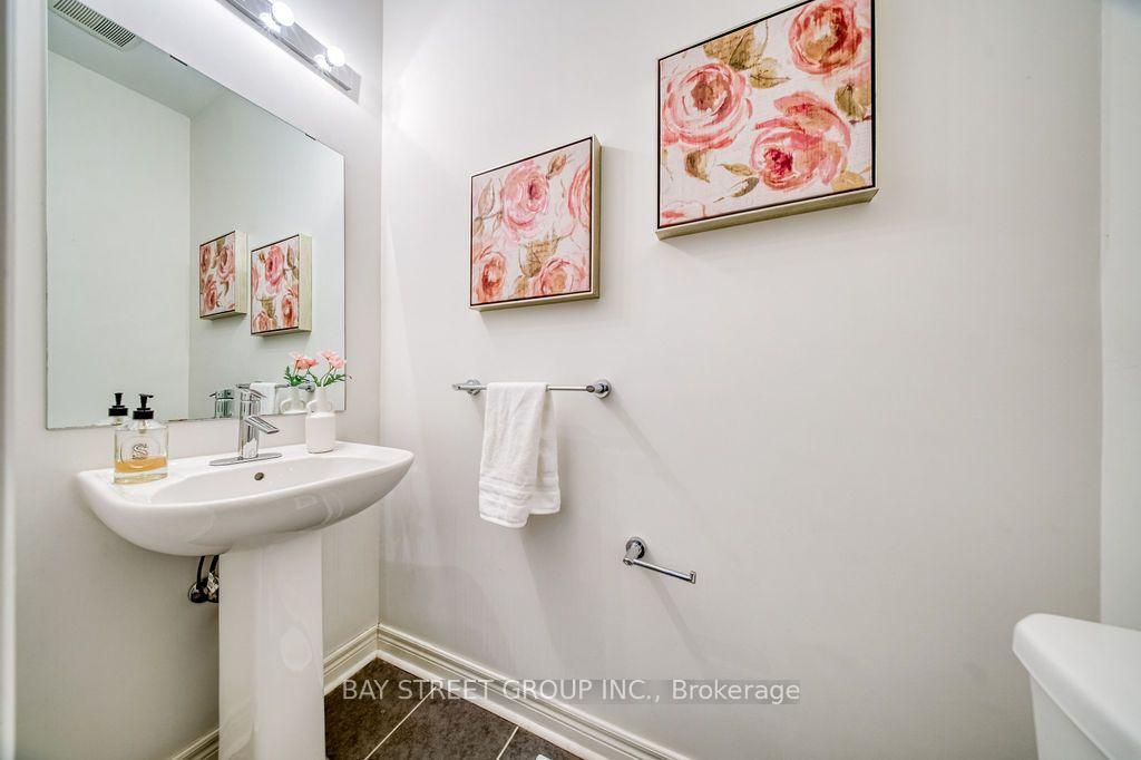 Photo 22 of 38 Port Arthur Crescent, Richmond Hill, Jefferson — HOMEH