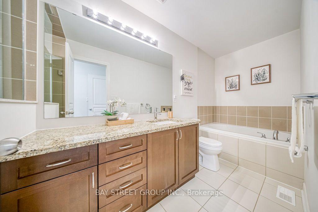 Photo 26 of 38 Port Arthur Crescent, Richmond Hill, Jefferson — HOMEH