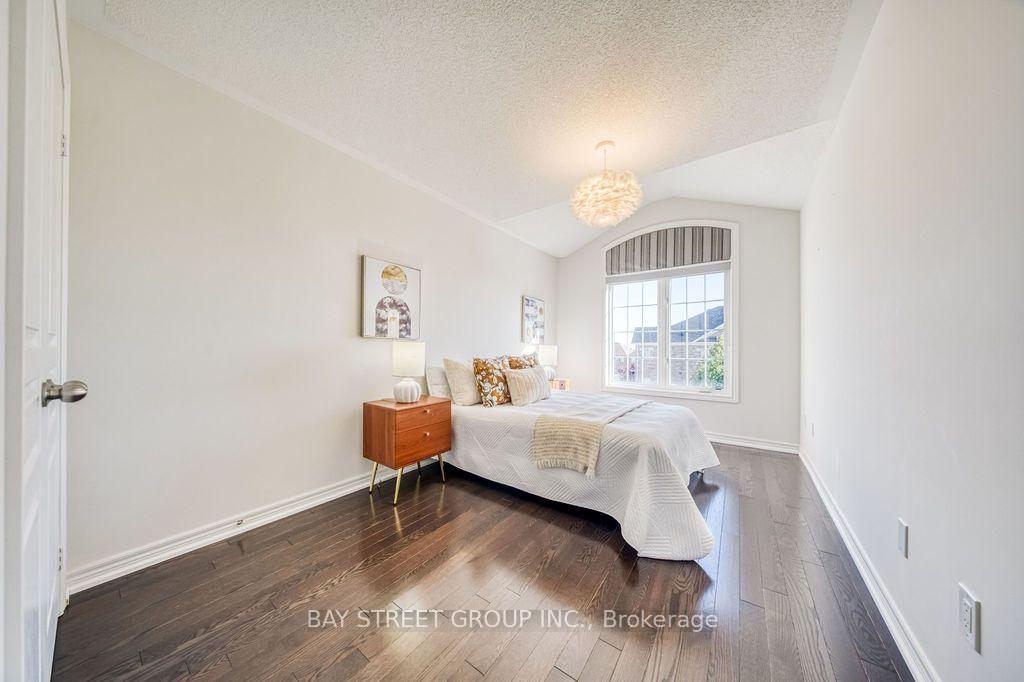 Photo 28 of 38 Port Arthur Crescent, Richmond Hill, Jefferson — HOMEH