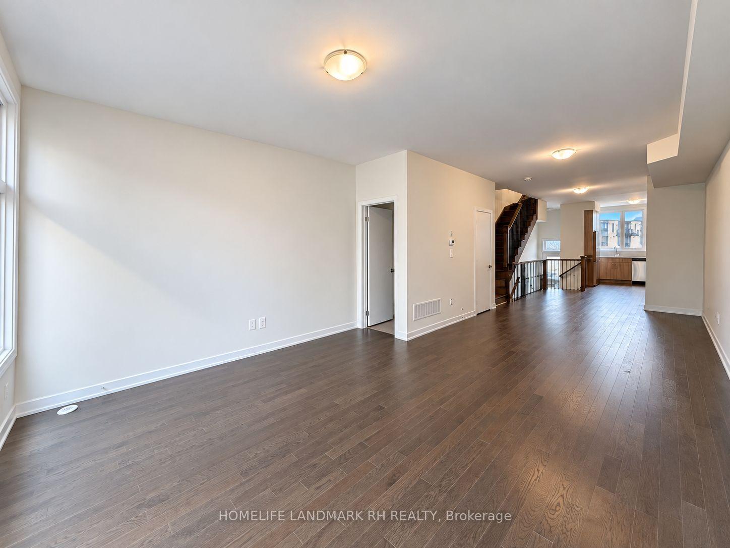 Photo 3 of 398 Lawrence Heights Way, Toronto, Englemount-Lawrence — HOMEH