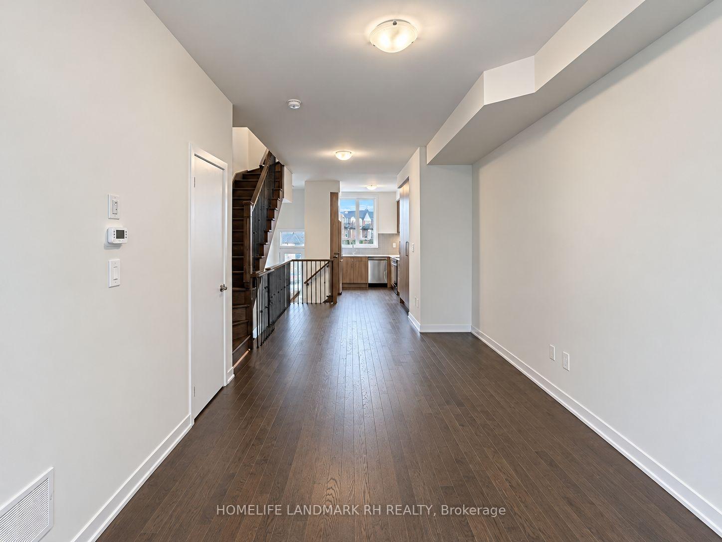 Photo 4 of 398 Lawrence Heights Way, Toronto, Englemount-Lawrence — HOMEH