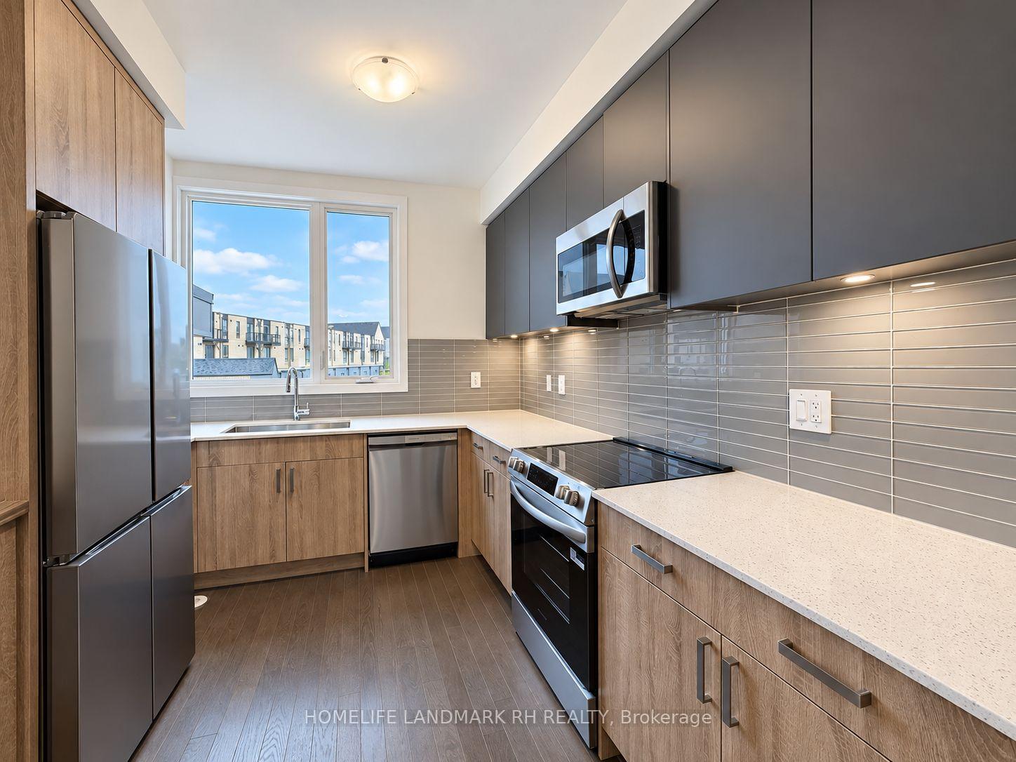 Photo 7 of 398 Lawrence Heights Way, Toronto, Englemount-Lawrence — HOMEH