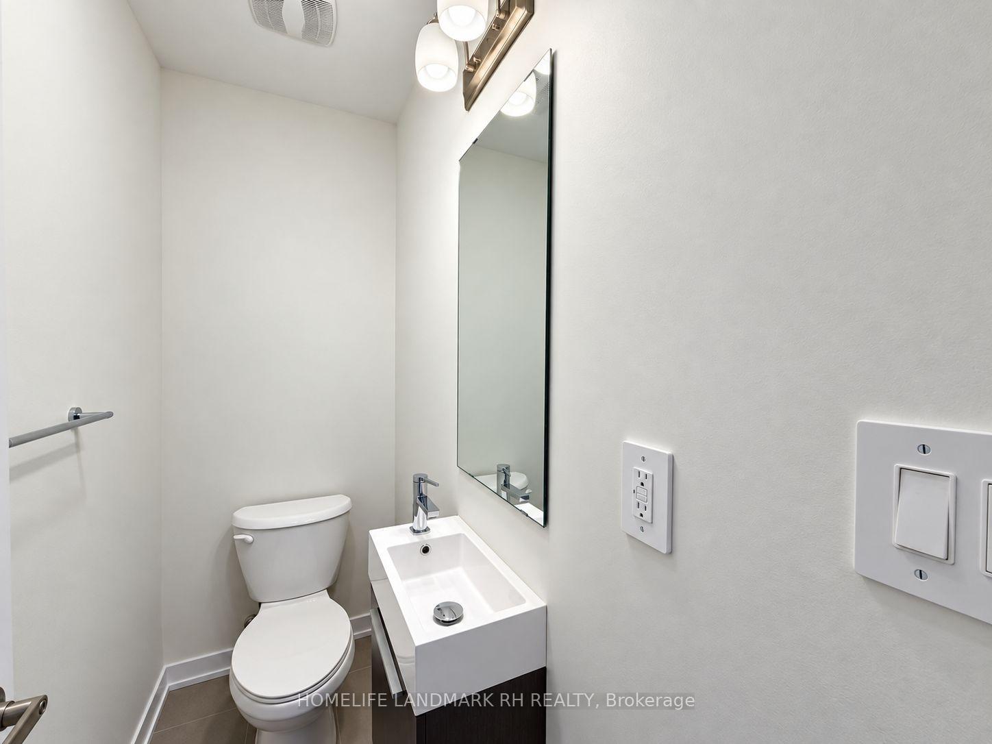 Photo 8 of 398 Lawrence Heights Way, Toronto, Englemount-Lawrence — HOMEH