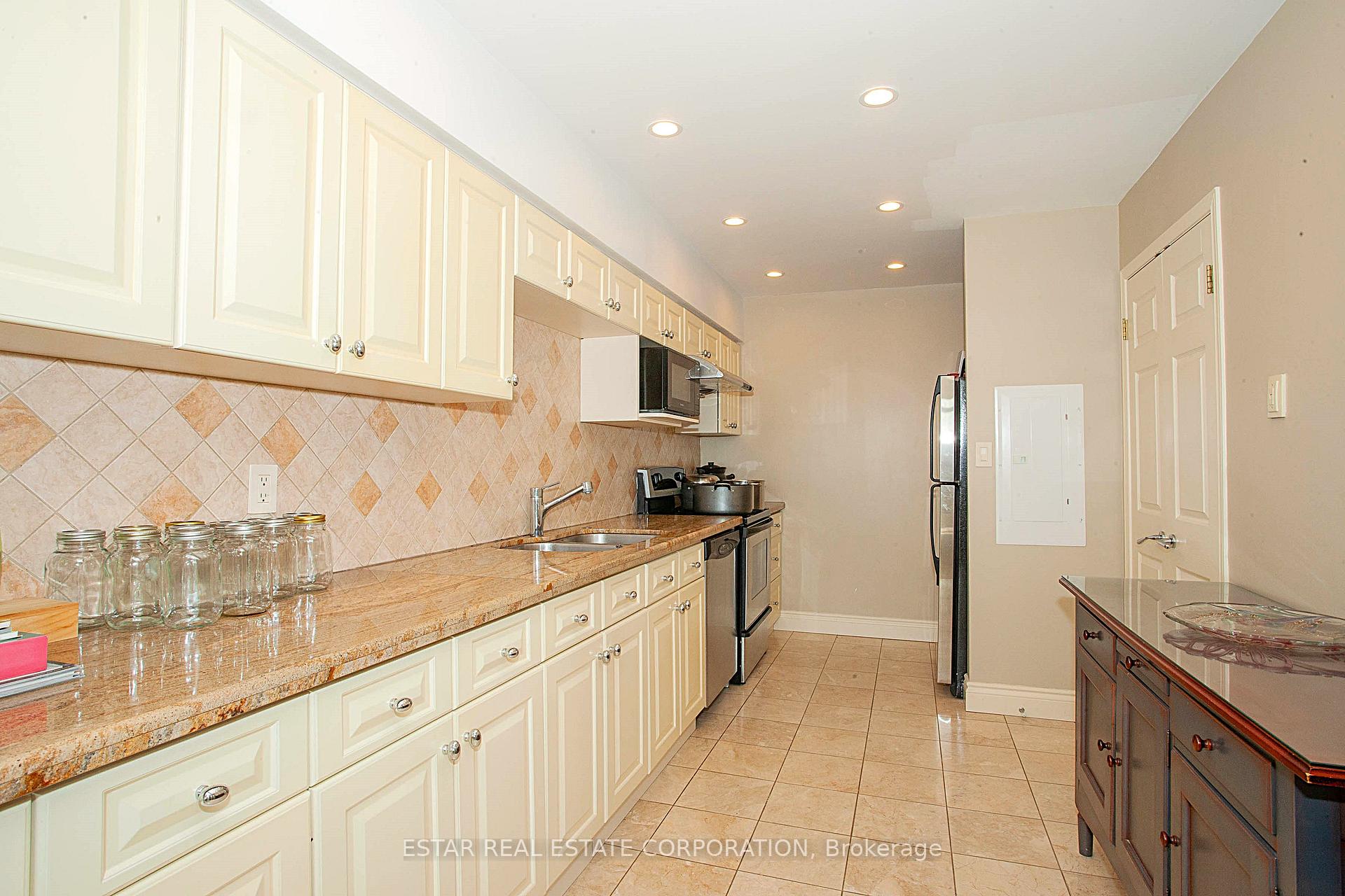 Photo 9 of Unit 2609, 3300 Don Mills Road, North York, Don Valley Village — HOMEH