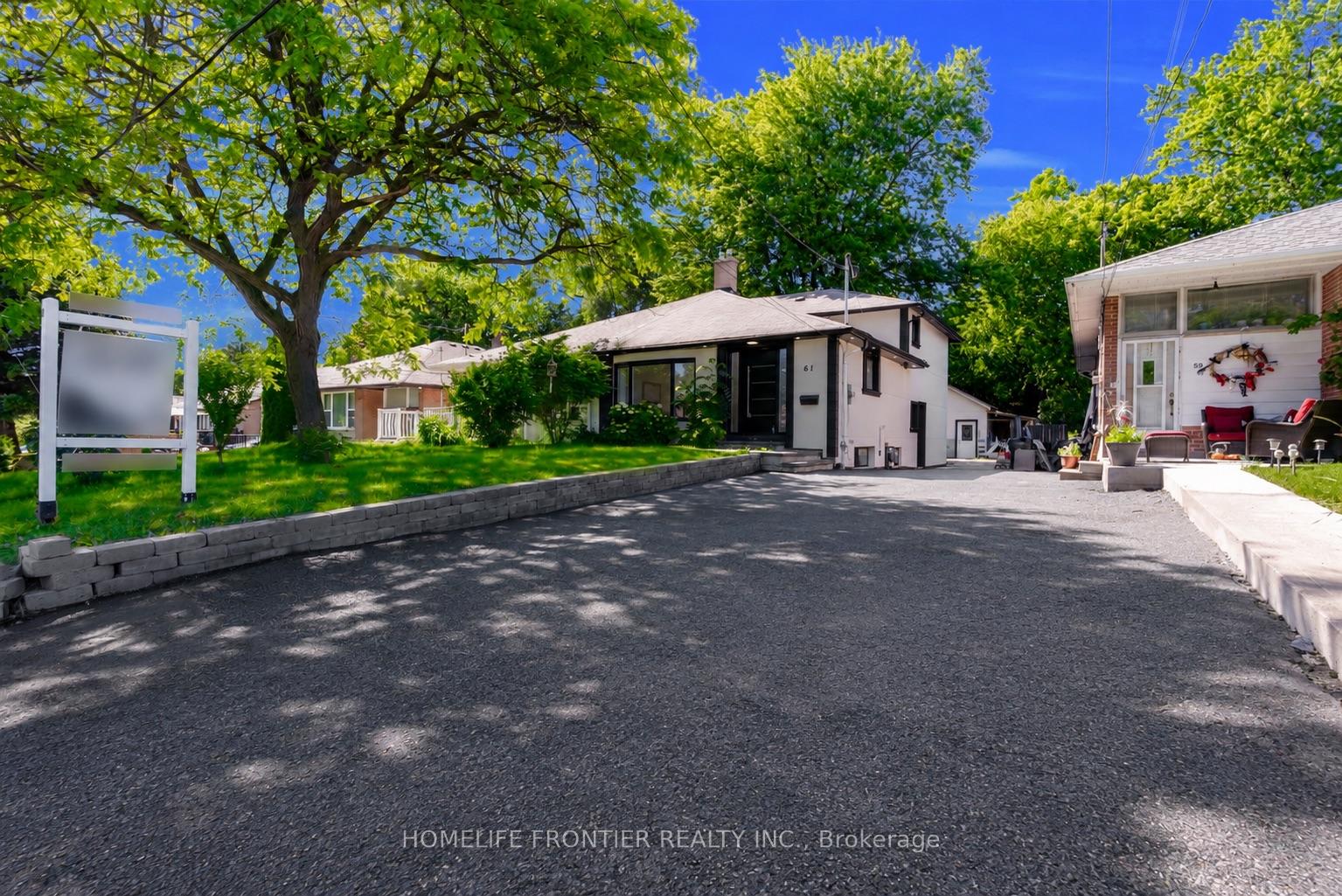 Photo 3 of 61 Sundial Crescent, North York, Victoria Village — HOMEH