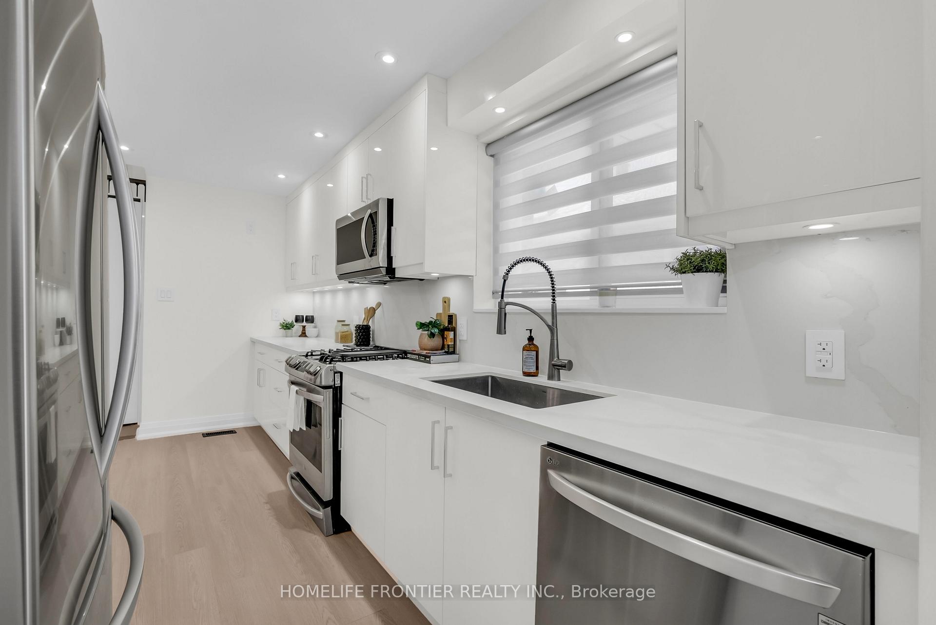 Photo 20 of 61 Sundial Crescent, North York, Victoria Village — HOMEH