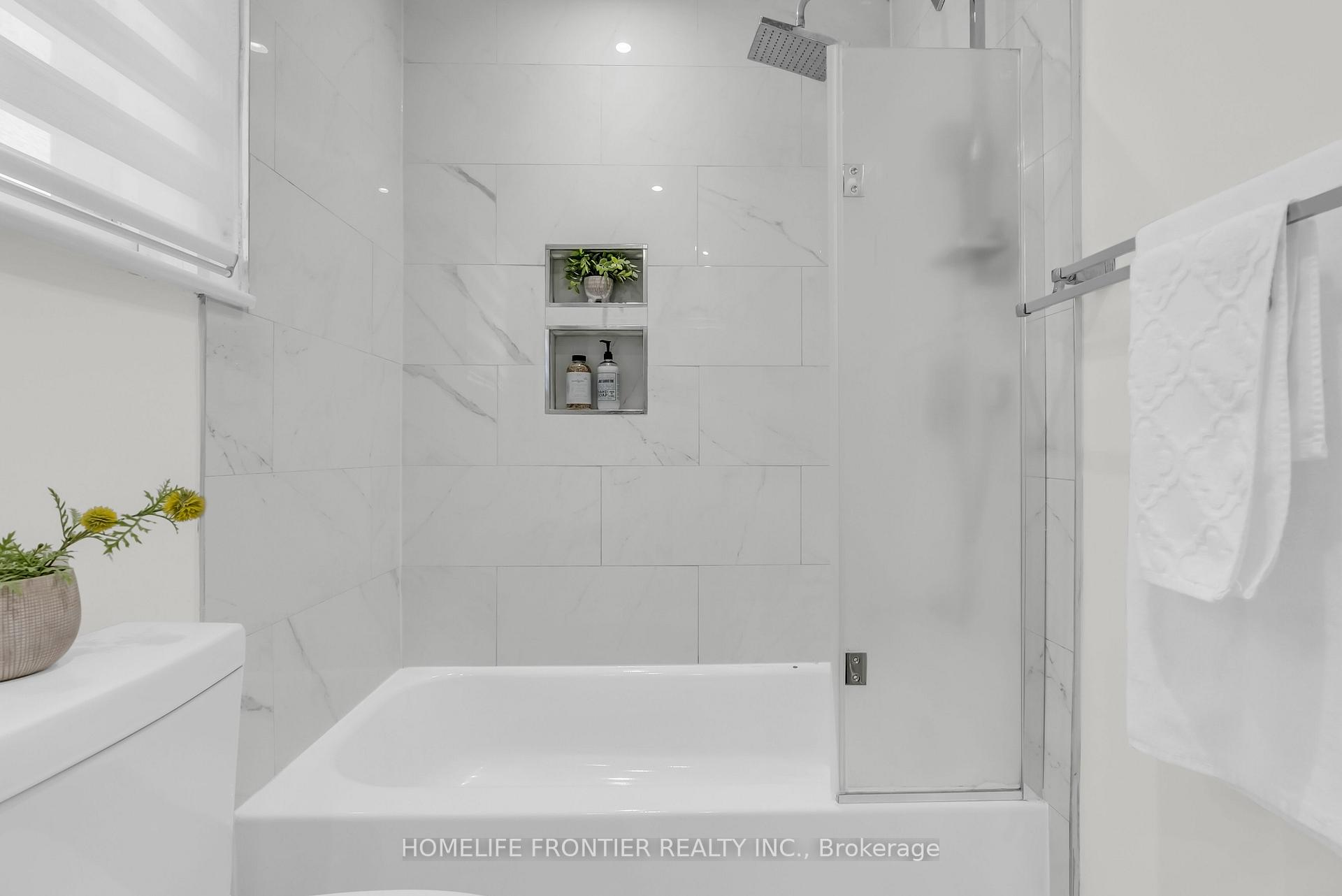 Photo 33 of 61 Sundial Crescent, North York, Victoria Village — HOMEH