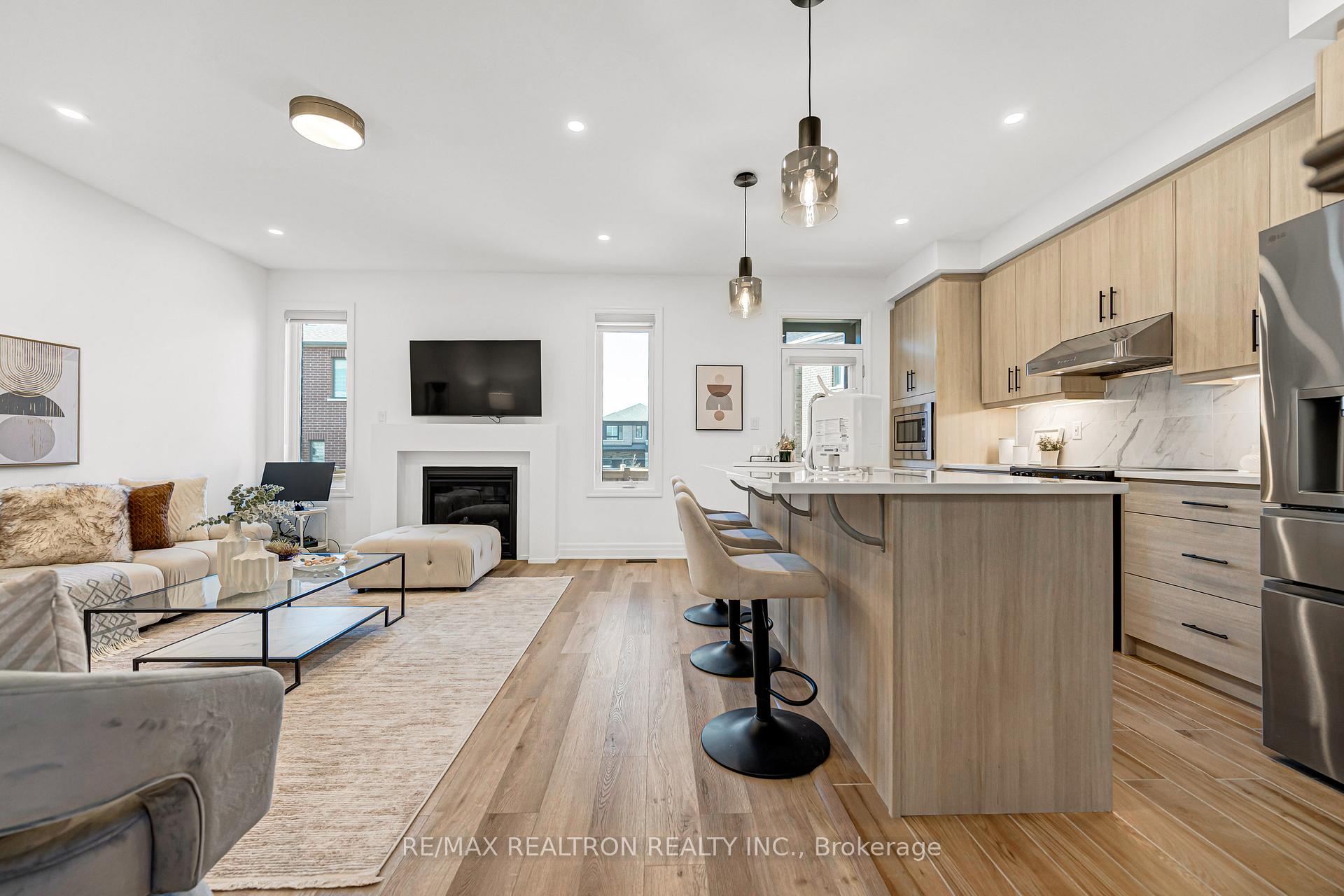 Photo 6 of 57 Greenridge Crescent, Markham, Cathedraltown — HOMEH