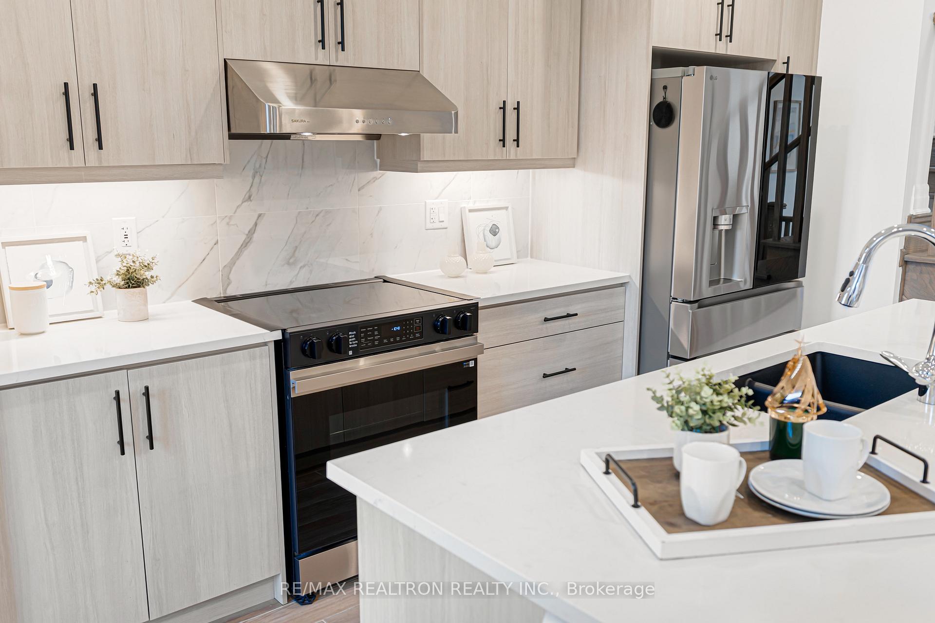 Photo 11 of 57 Greenridge Crescent, Markham, Cathedraltown — HOMEH