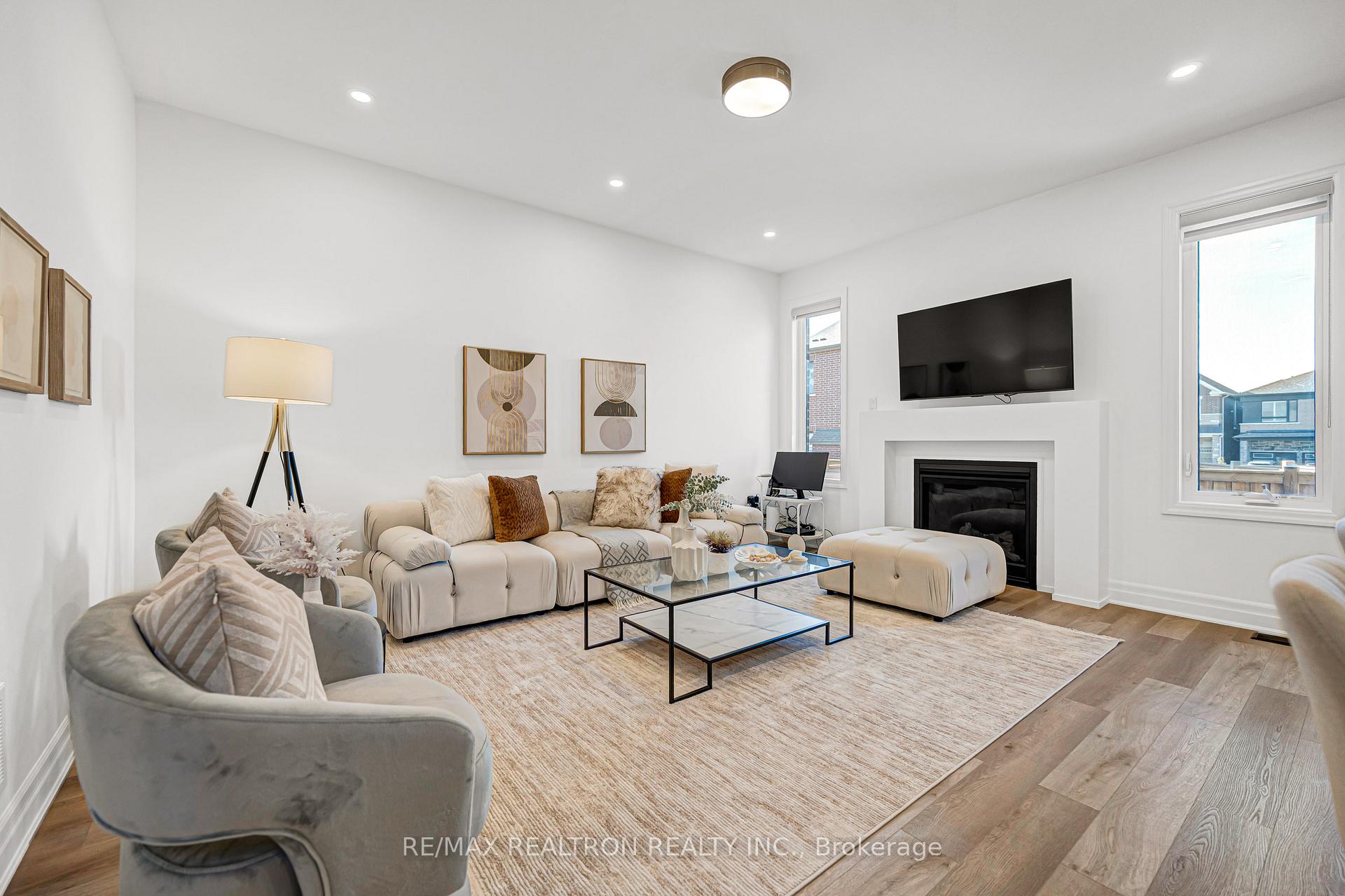Photo 14 of 57 Greenridge Crescent, Markham, Cathedraltown — HOMEH