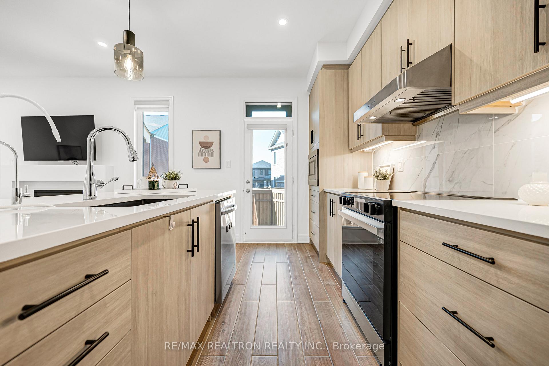 Photo 25 of 57 Greenridge Crescent, Markham, Cathedraltown — HOMEH