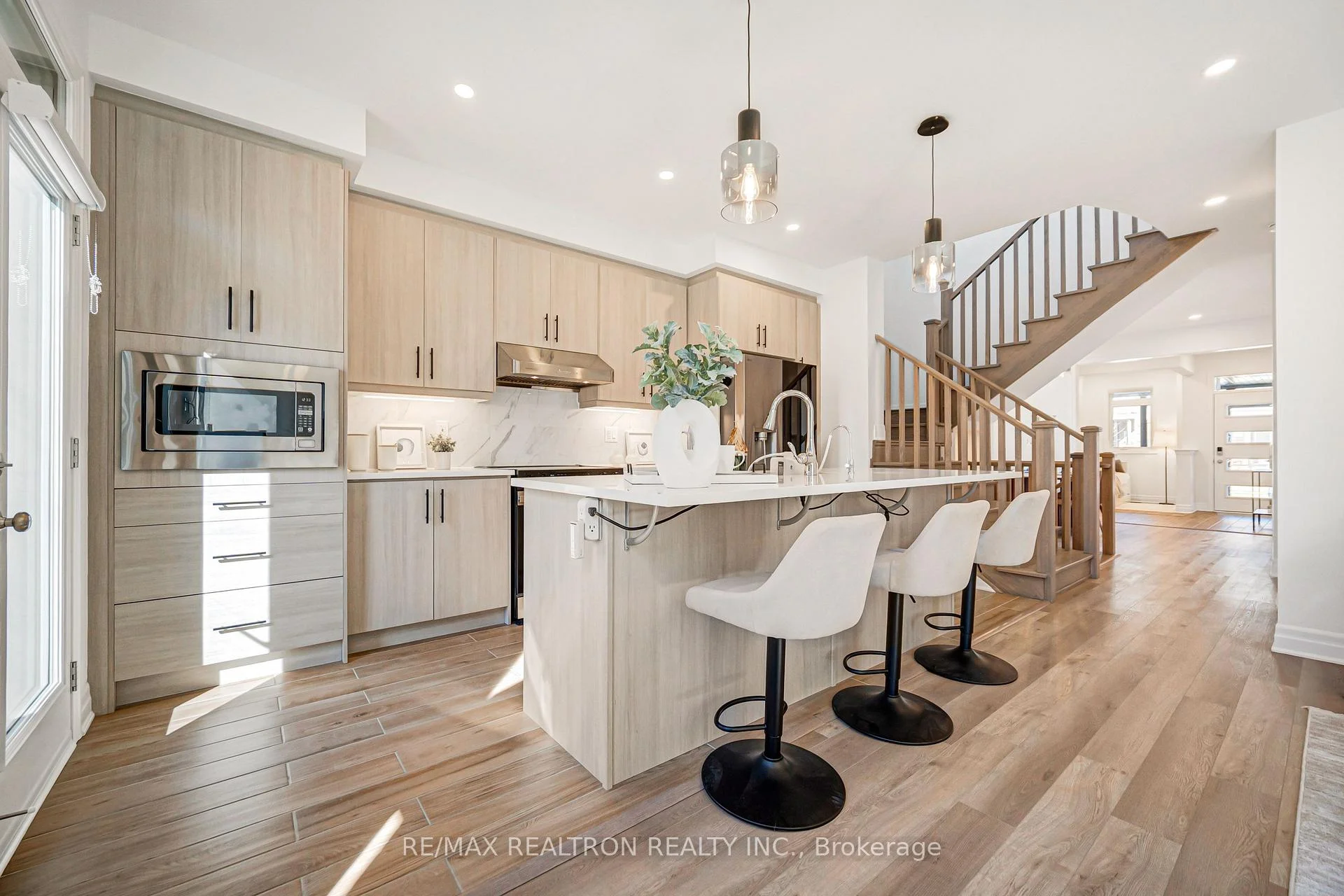 Photo 18 of 57 Greenridge Crescent, Markham, Cathedraltown — HOMEH