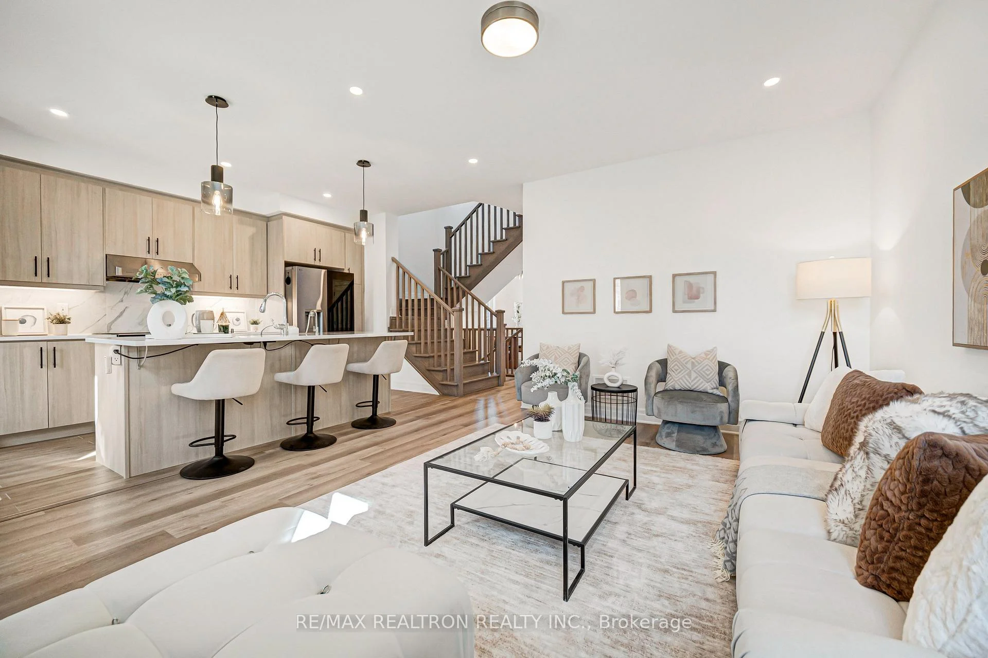 Photo 32 of 57 Greenridge Crescent, Markham, Cathedraltown — HOMEH