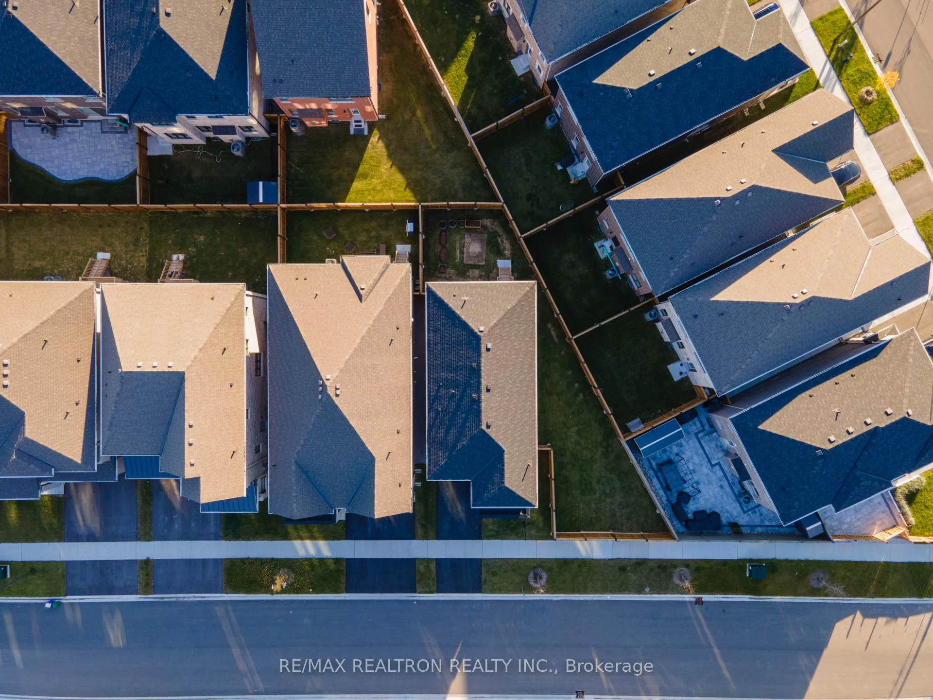 Photo 43 of 57 Greenridge Crescent, Markham, Cathedraltown — HOMEH