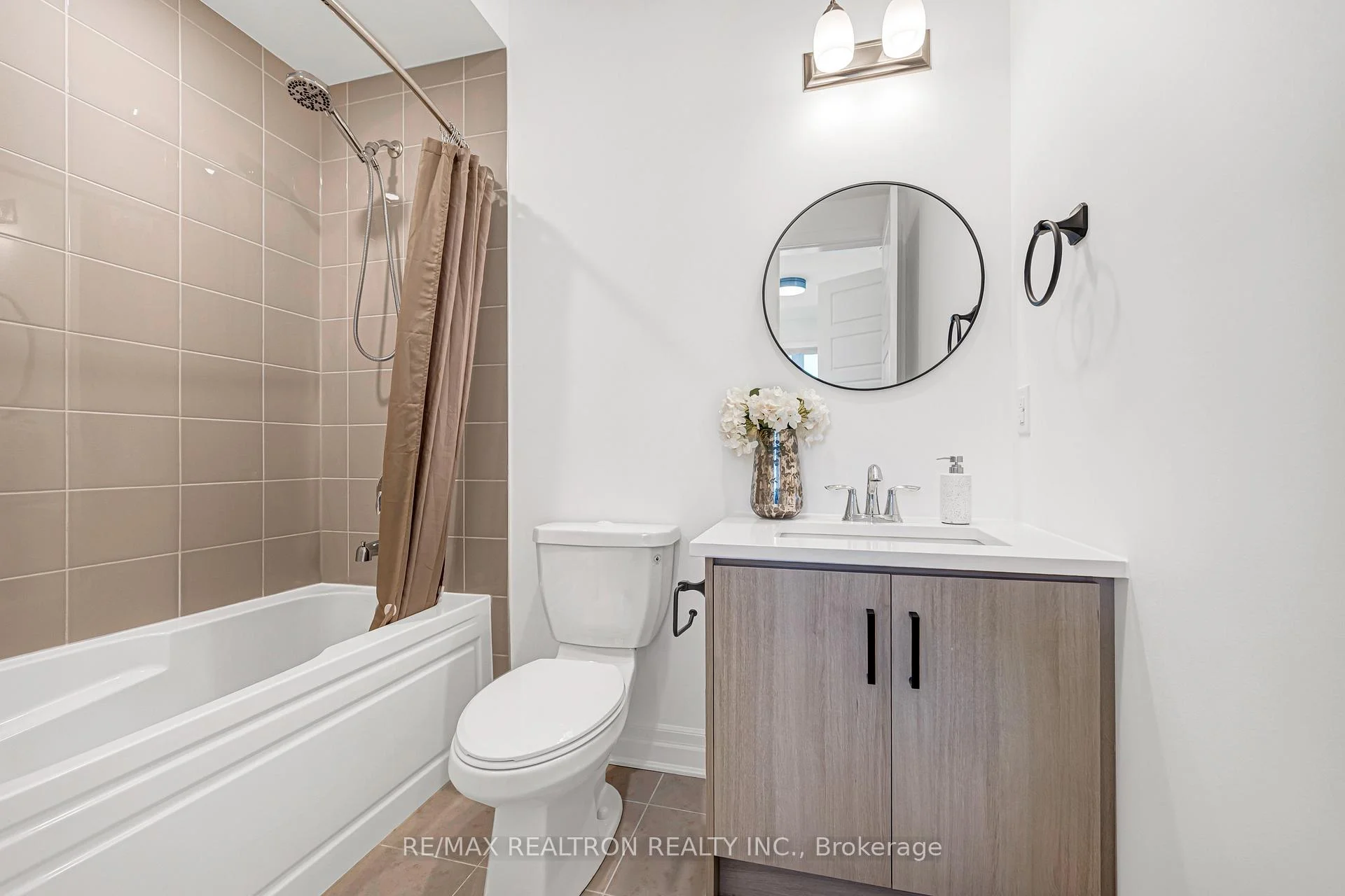 Photo 45 of 57 Greenridge Crescent, Markham, Cathedraltown — HOMEH