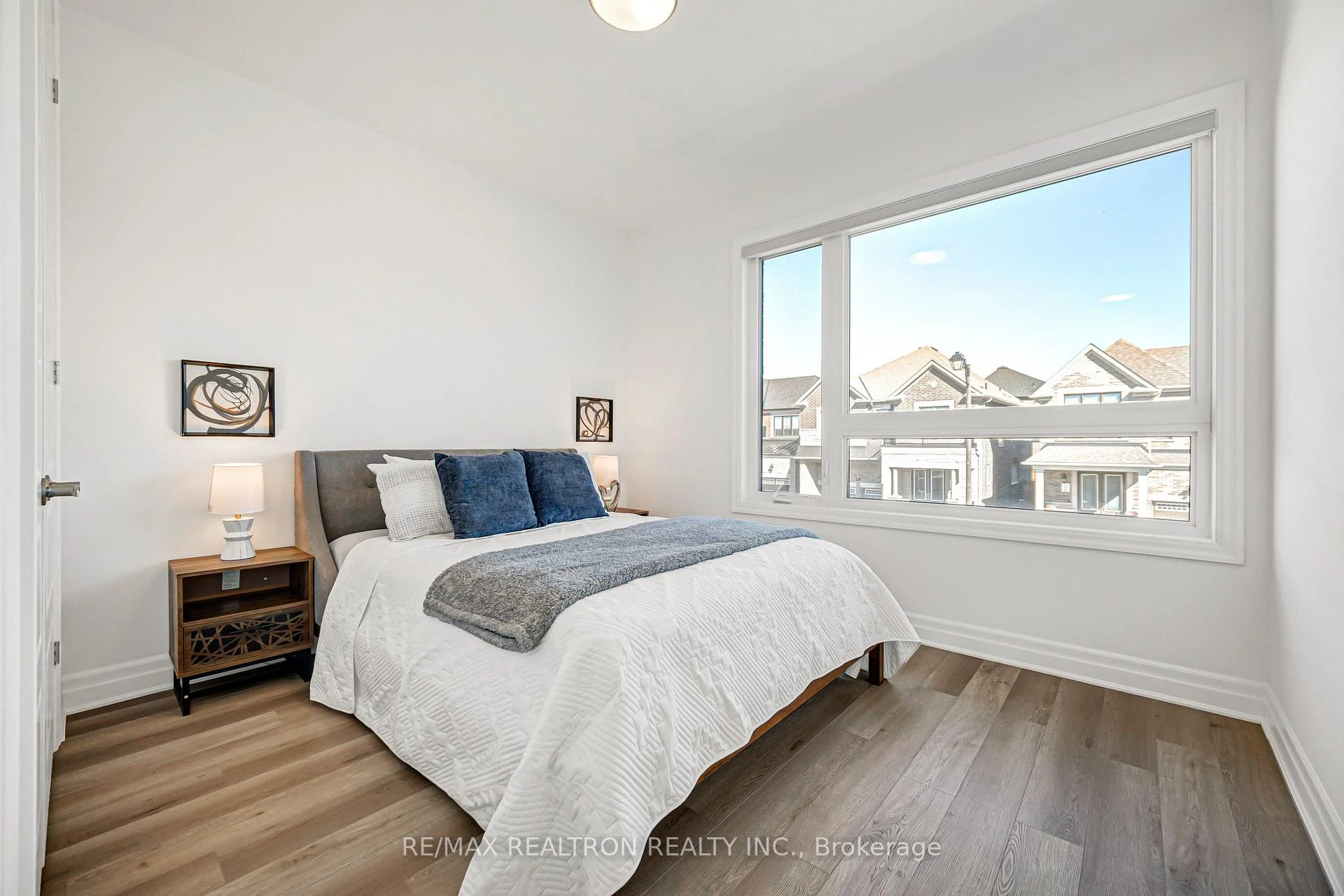 Photo 48 of 57 Greenridge Crescent, Markham, Cathedraltown — HOMEH