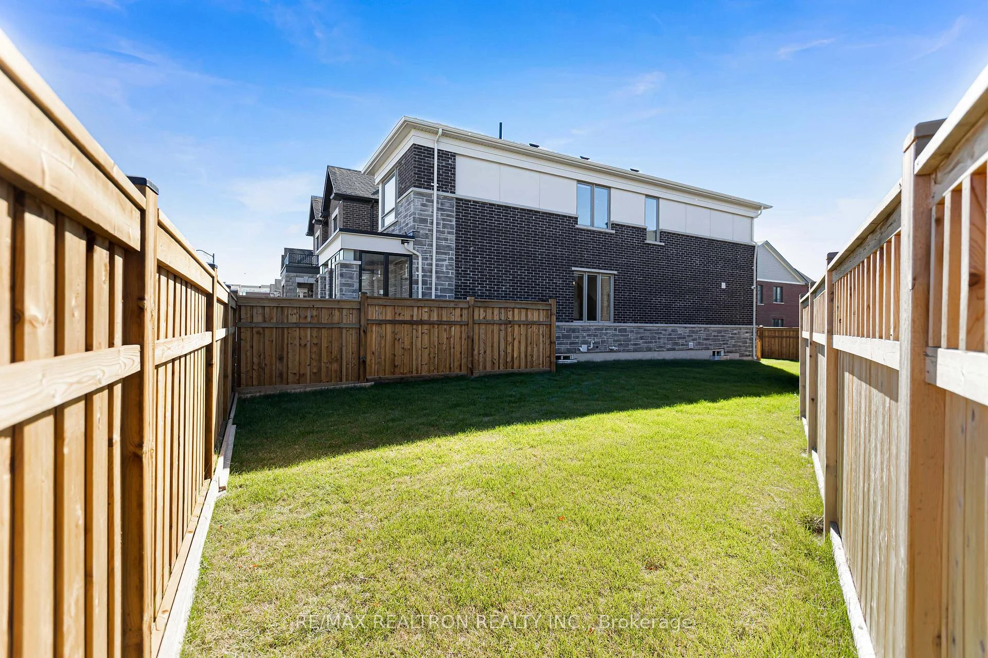Photo 57 of 57 Greenridge Crescent, Markham, Cathedraltown — HOMEH