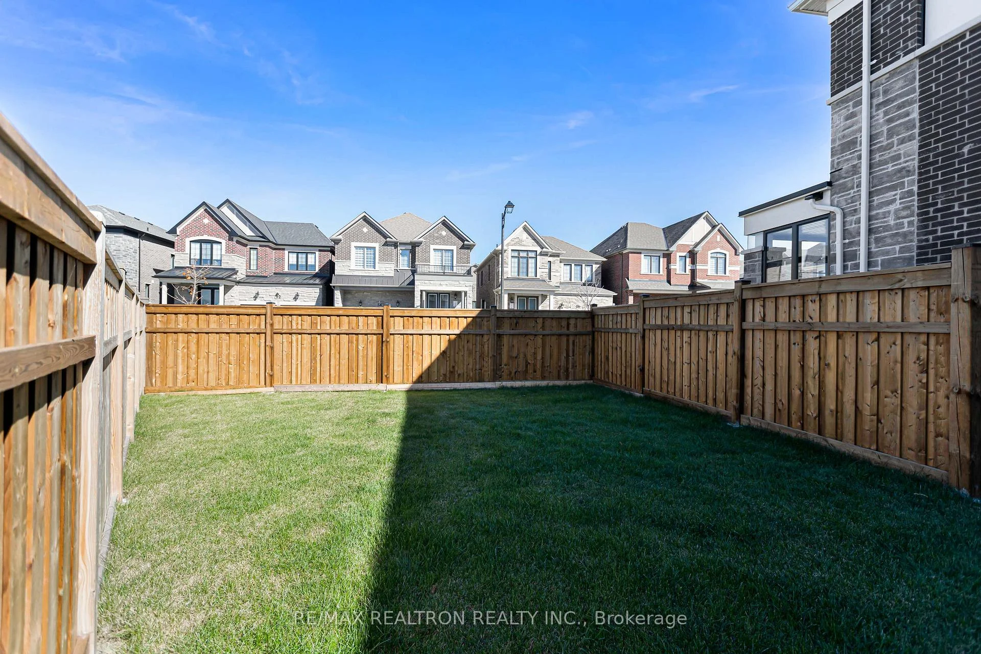 Photo 58 of 57 Greenridge Crescent, Markham, Cathedraltown — HOMEH