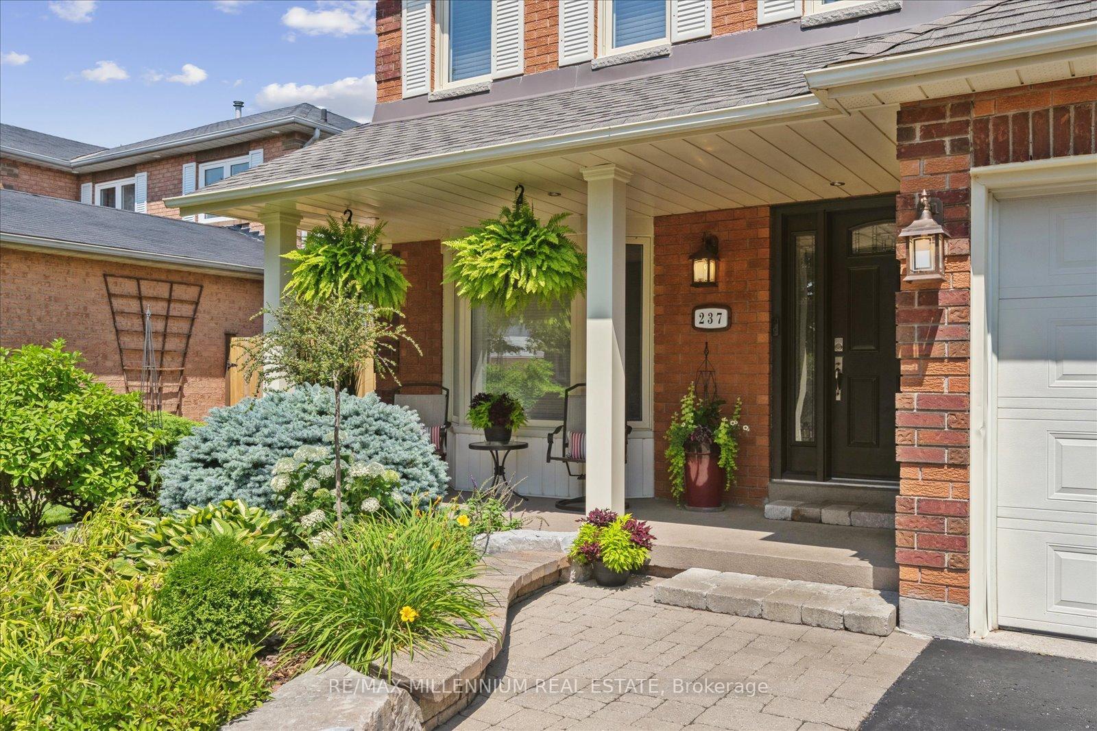 Photo 3 of 237 Glenabbey Drive, Clarington, Courtice — HOMEH