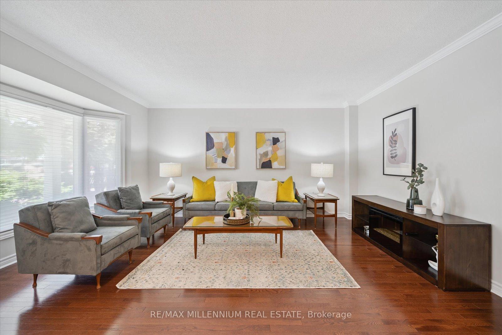 Photo 5 of 237 Glenabbey Drive, Clarington, Courtice — HOMEH
