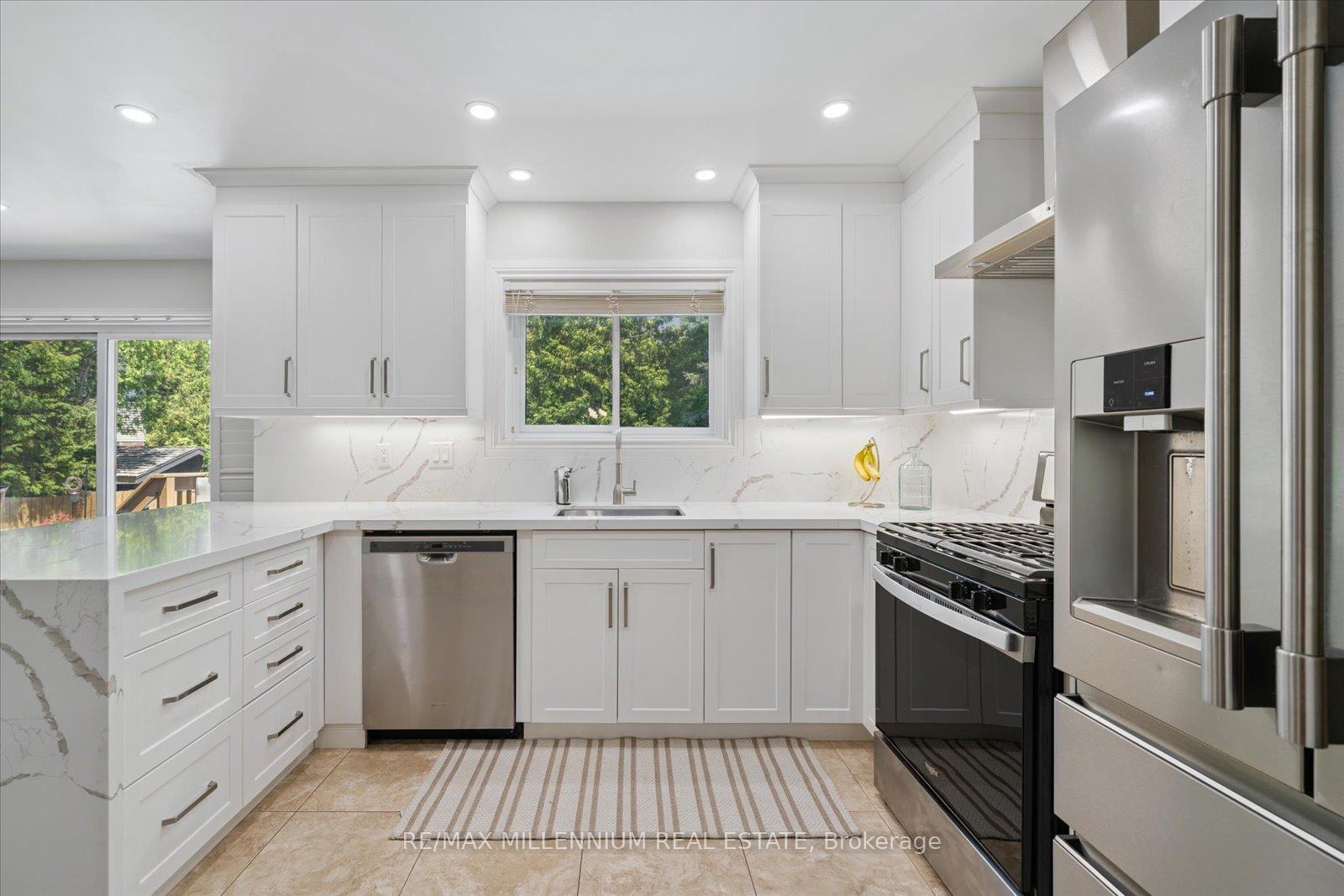 Photo 19 of 237 Glenabbey Drive, Clarington, Courtice — HOMEH